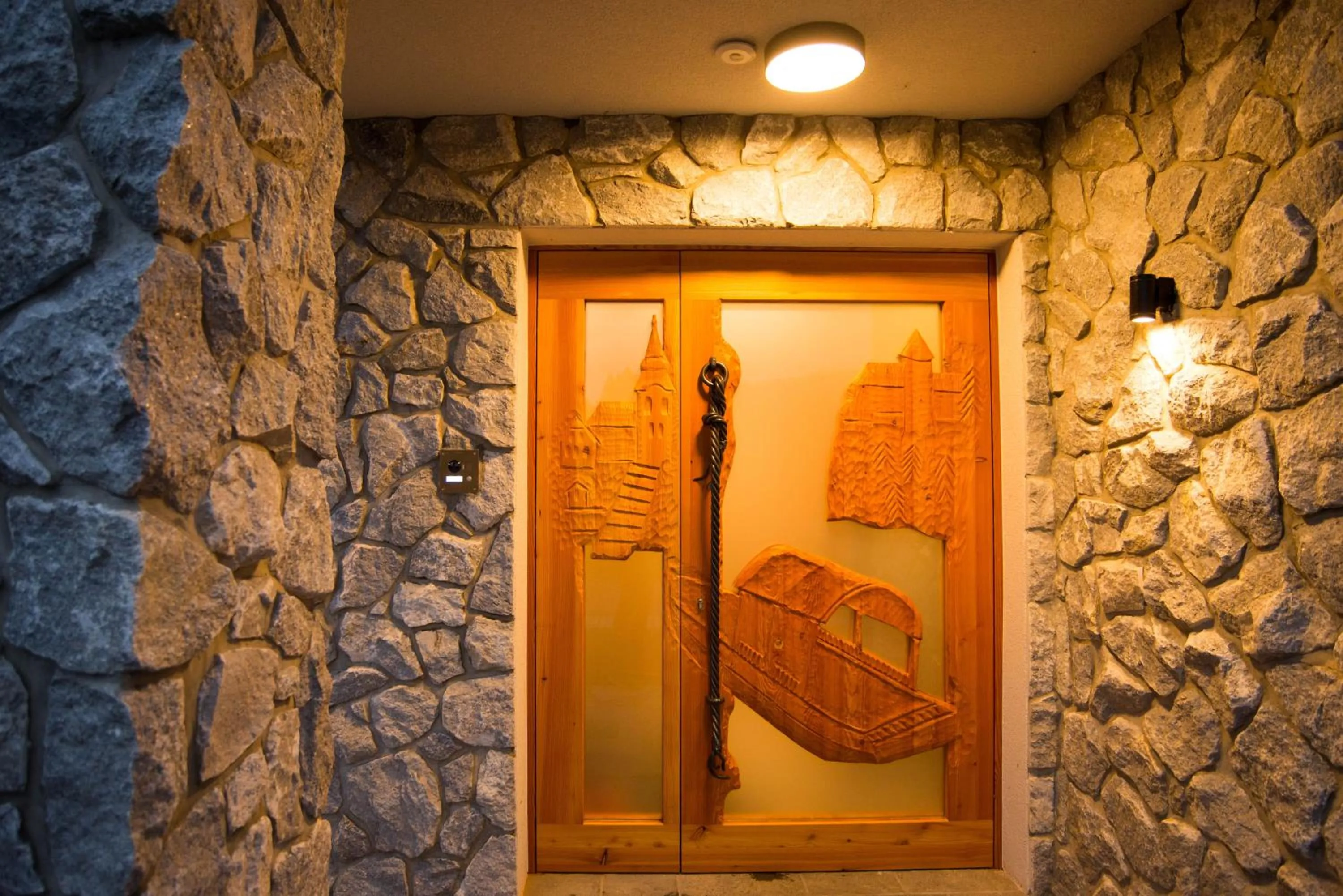 Facade/entrance in Pr Anzl