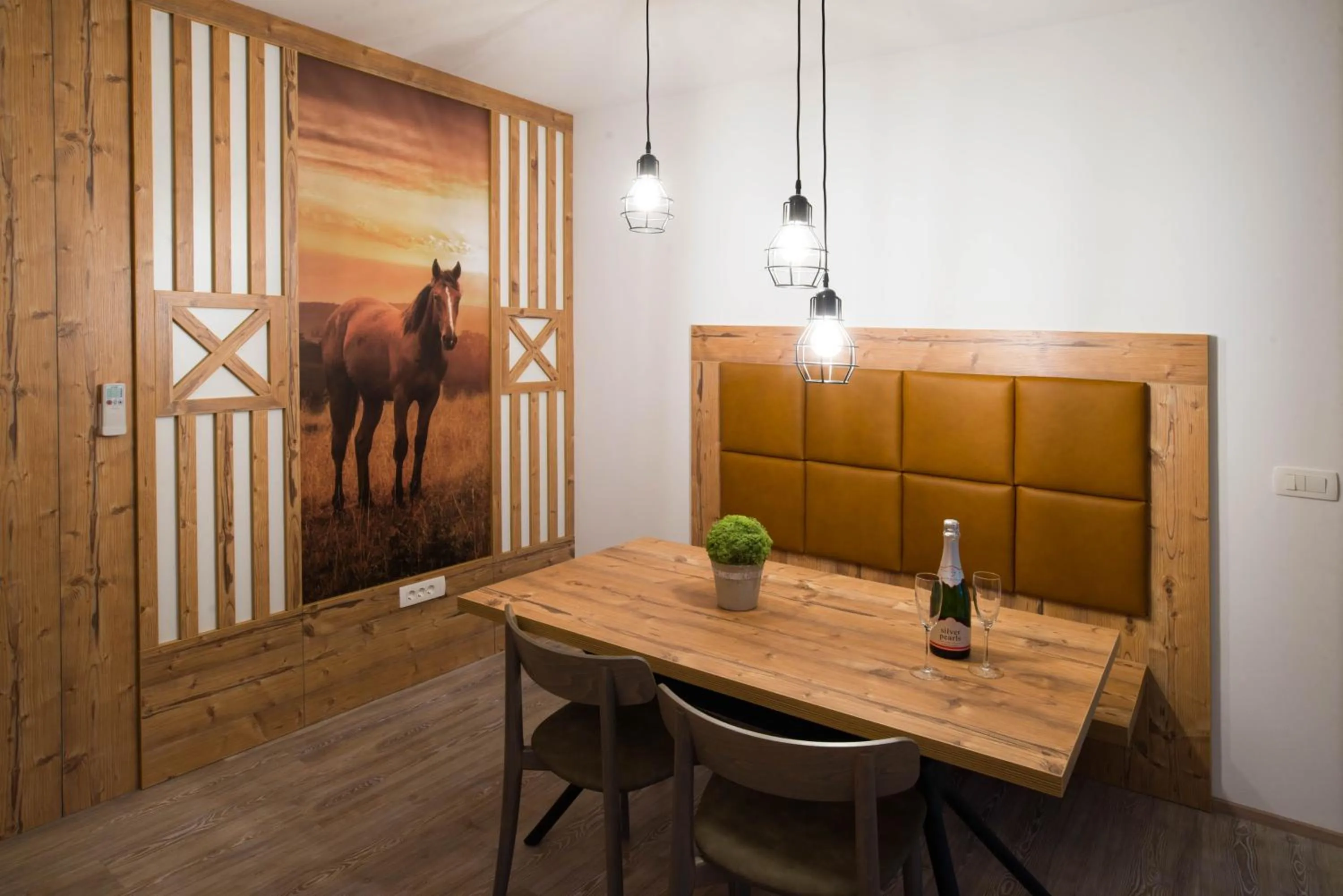 Dining area in Pr Anzl