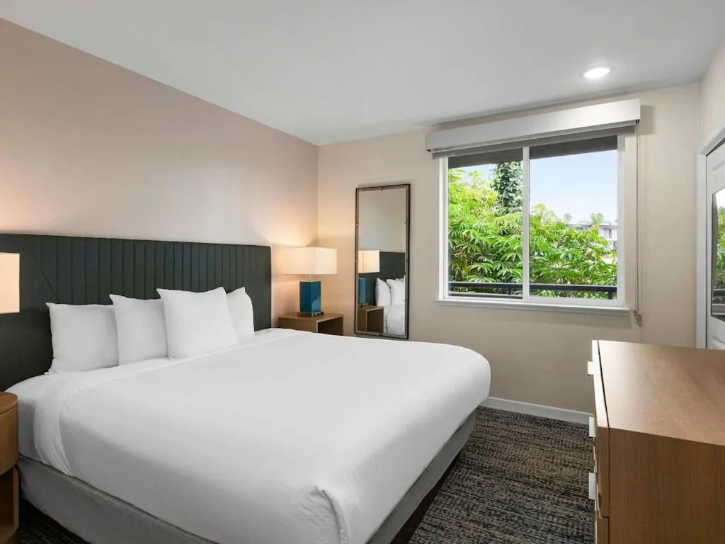 Bedroom, Bed in Worldmark Oceanside Harbor