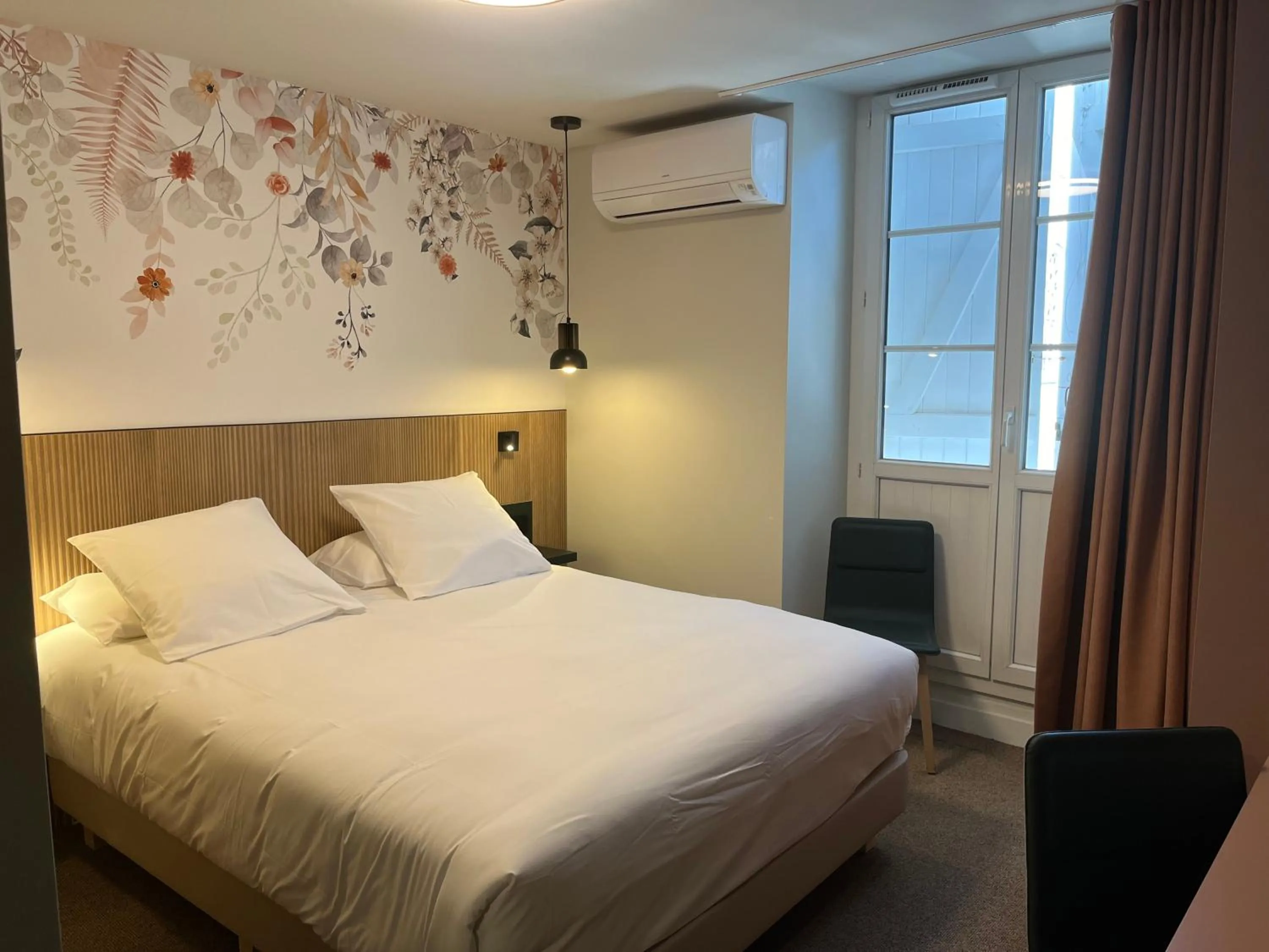 Bedroom, Bed in Hotel Les Tilleuls