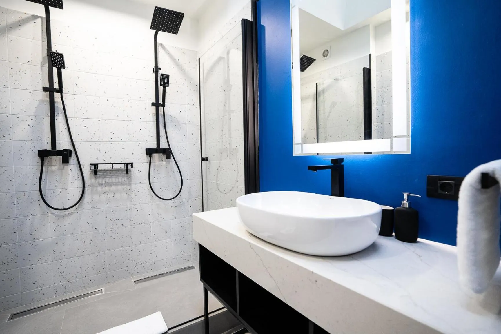 Bathroom in Emil Balaban Luxury Apart-Hotel