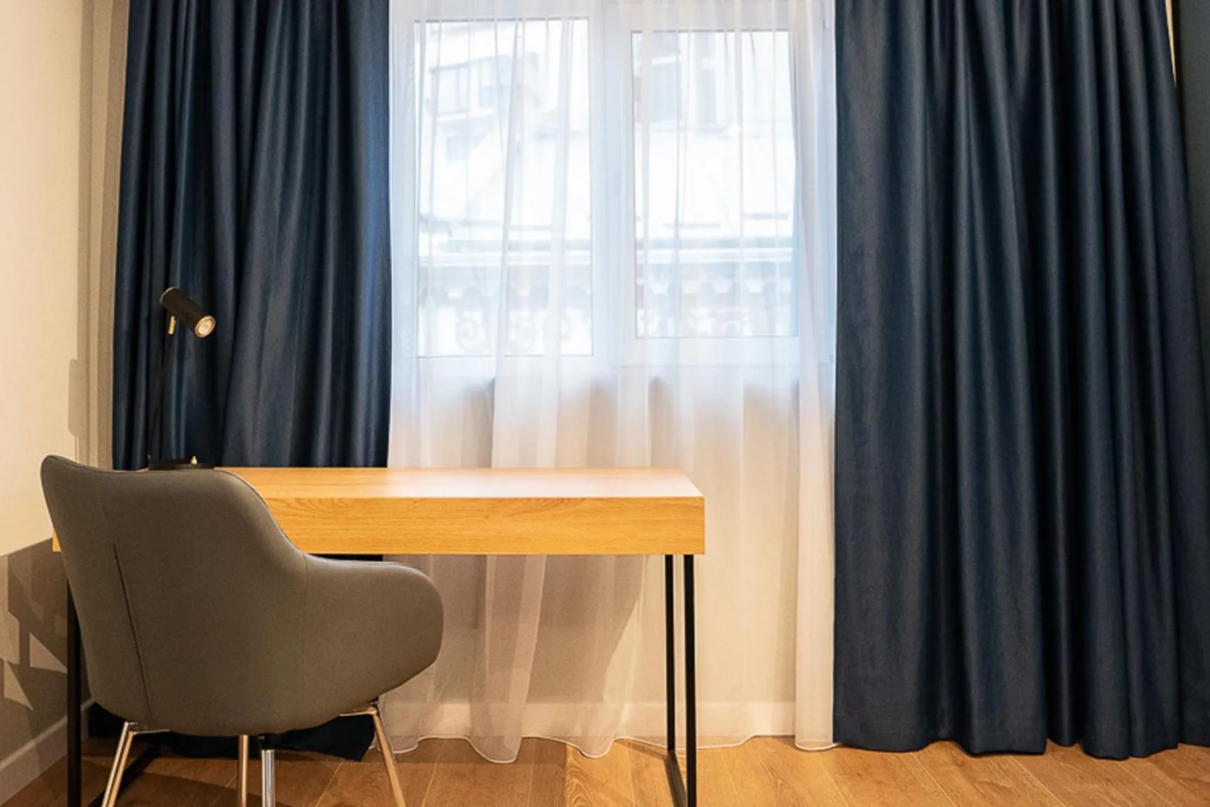 Text overlay in Emil Balaban Luxury Apart-Hotel