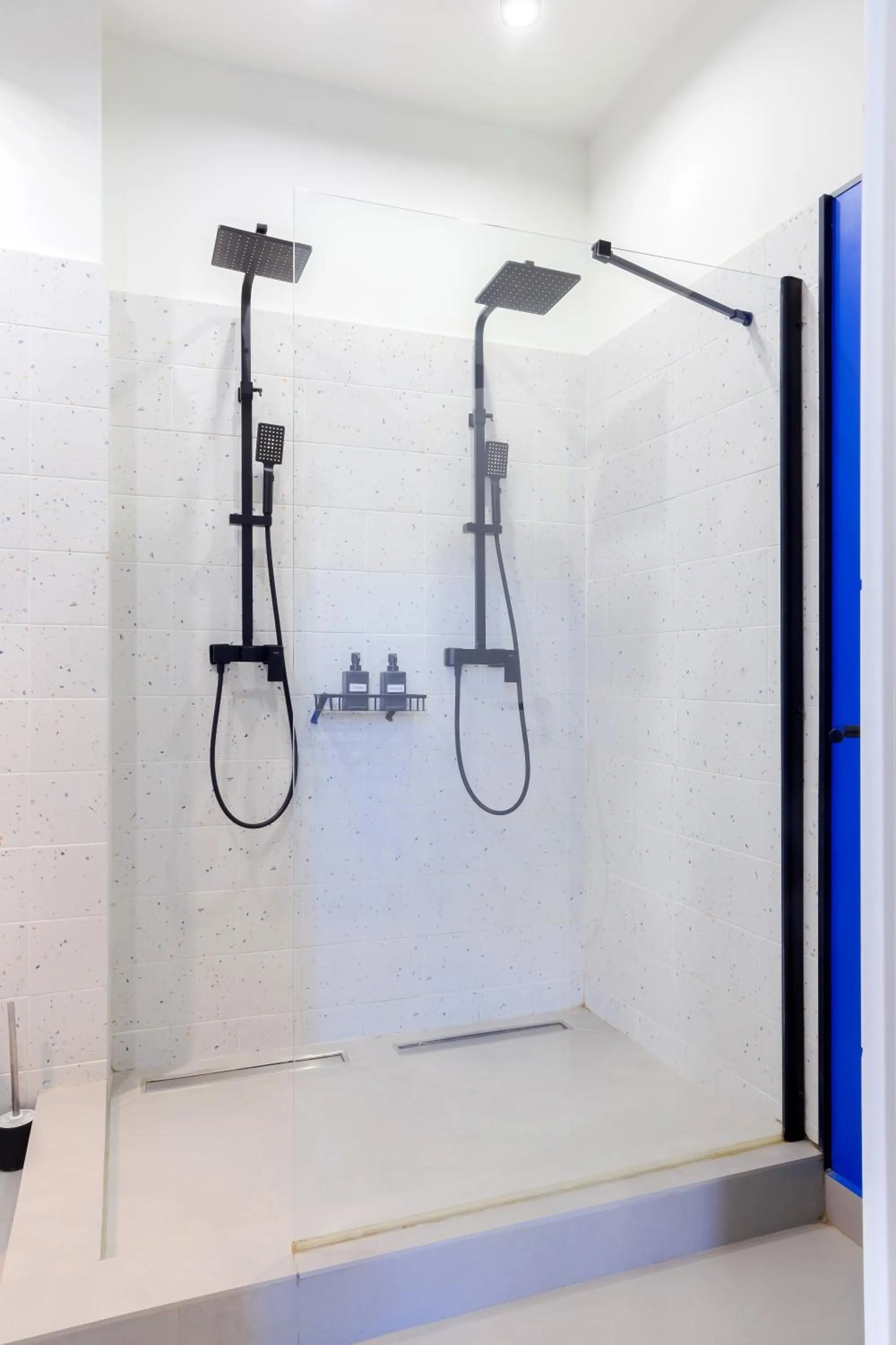 Shower in Emil Balaban Luxury Apart-Hotel