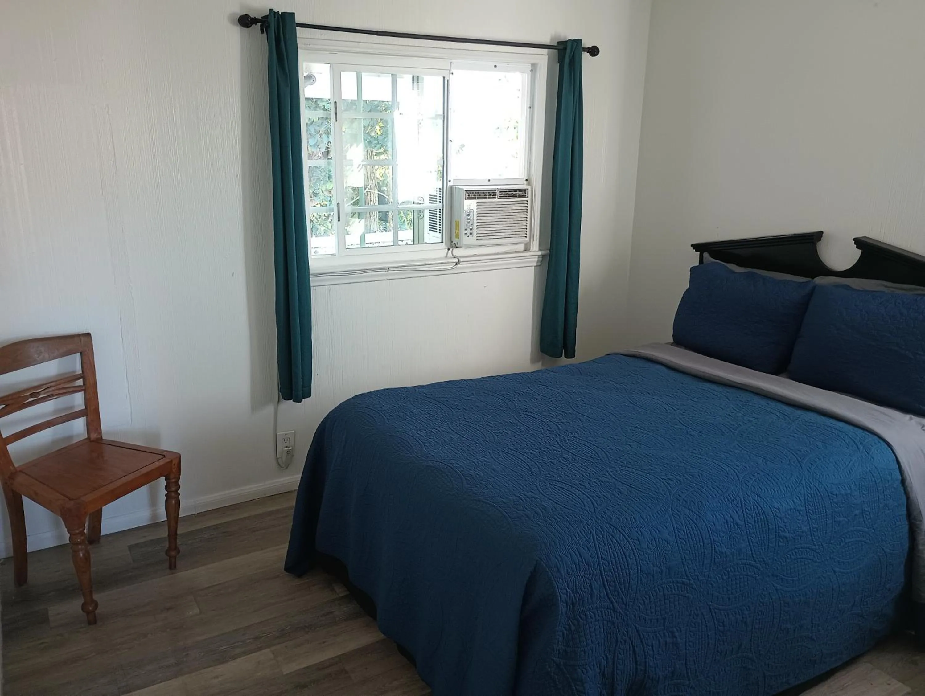 Bedroom, Bed in Oceana Boutique Hotel