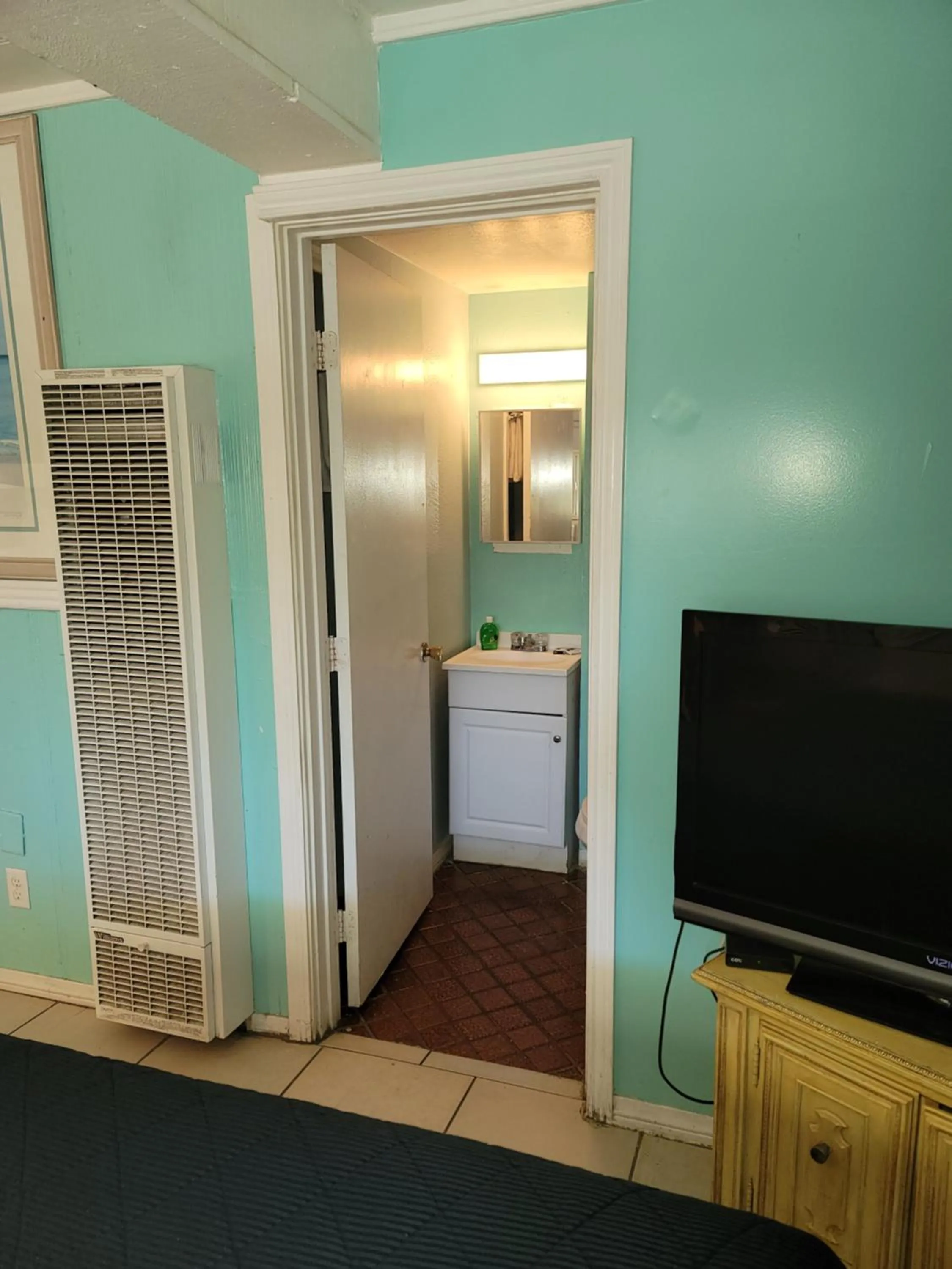 TV and multimedia in Oceana Boutique Hotel