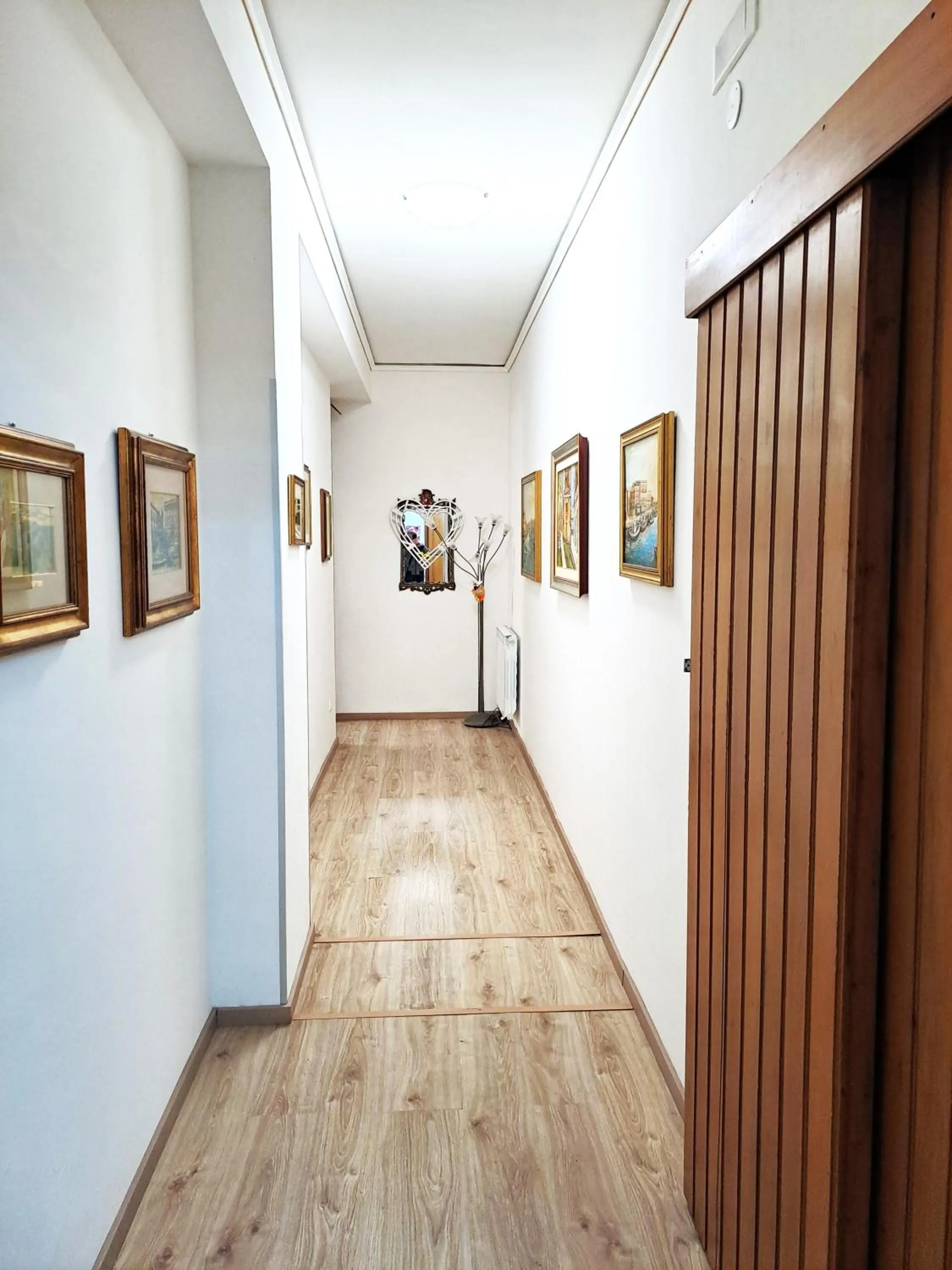 Decorative detail in B&B SALLY