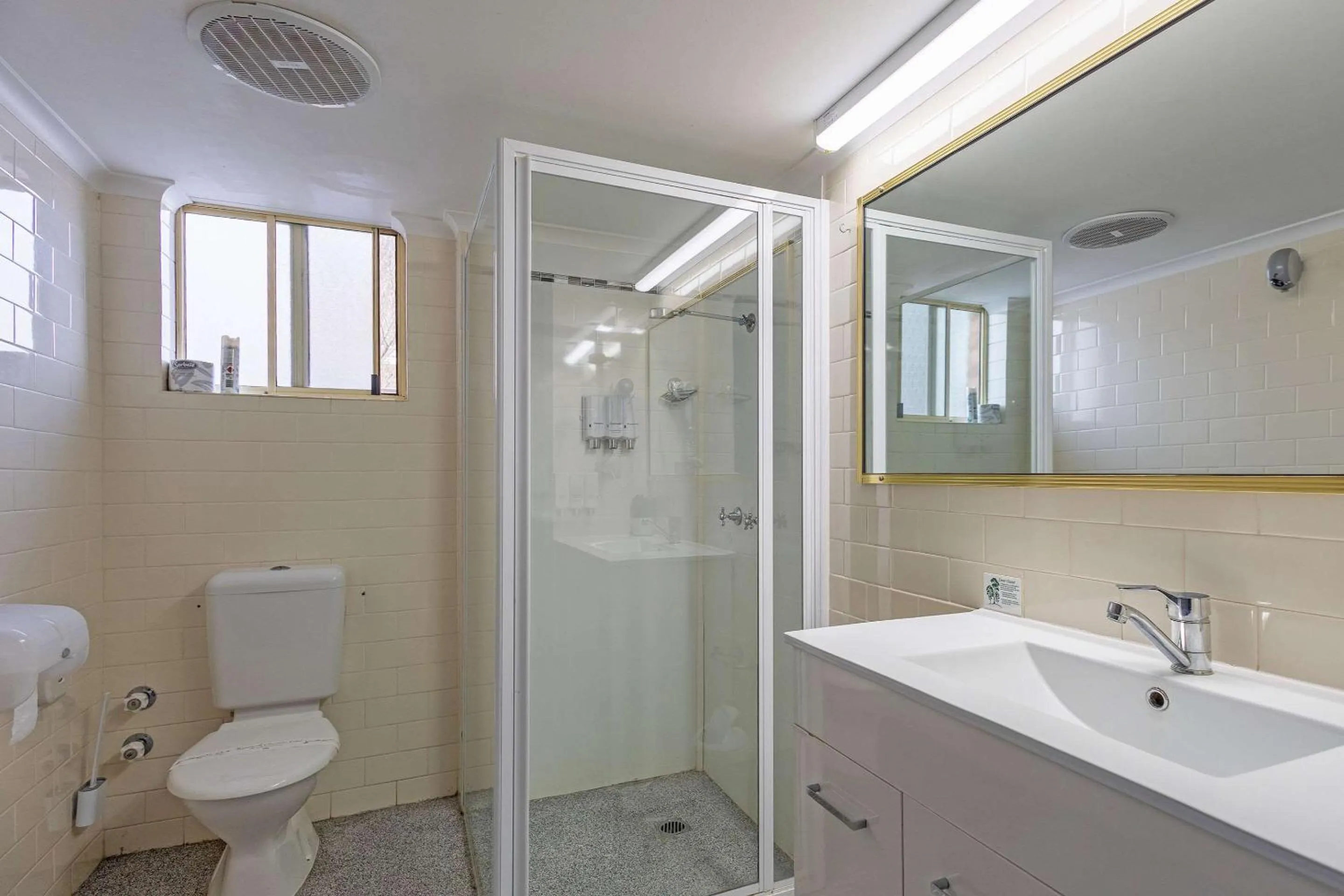 Bedroom in Shearing Shed Motor Inn