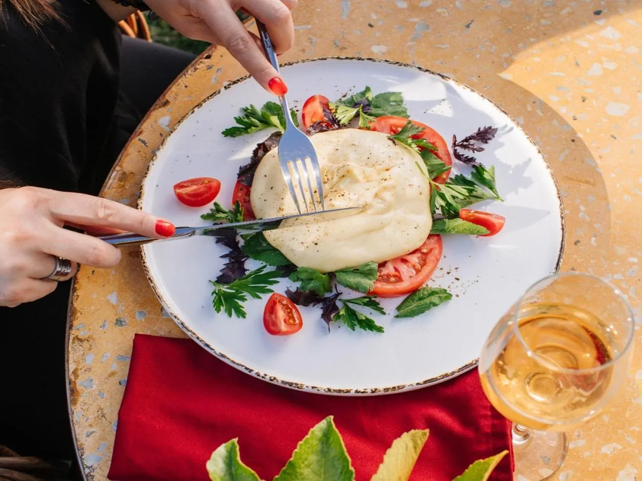 Restaurant/places to eat in Esquisse Design Hotel