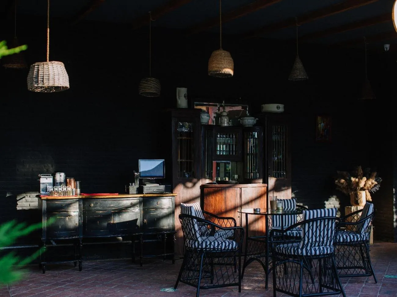 Restaurant/places to eat in Esquisse Design Hotel