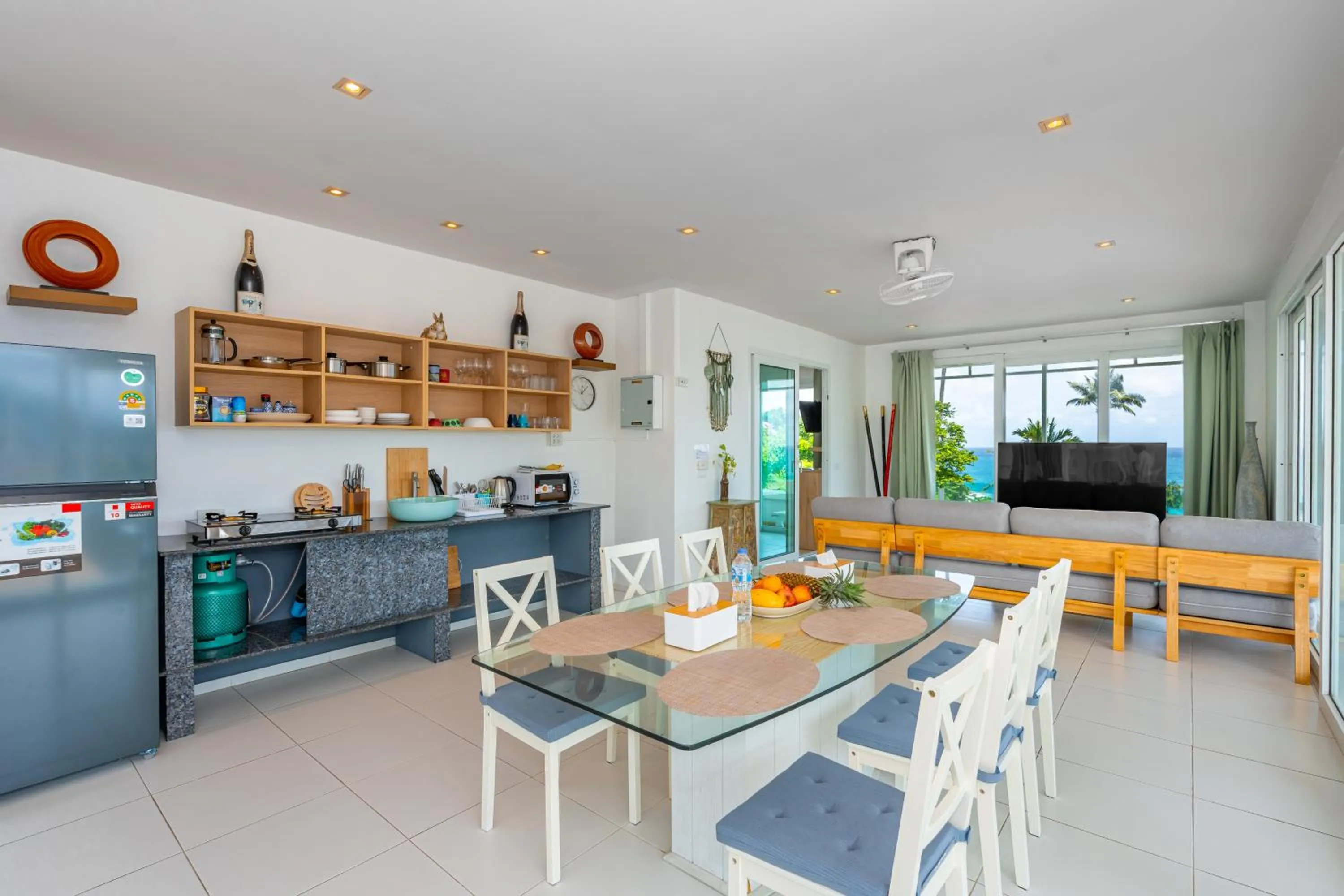 Dining area in Kata Hill Sea View Hotel