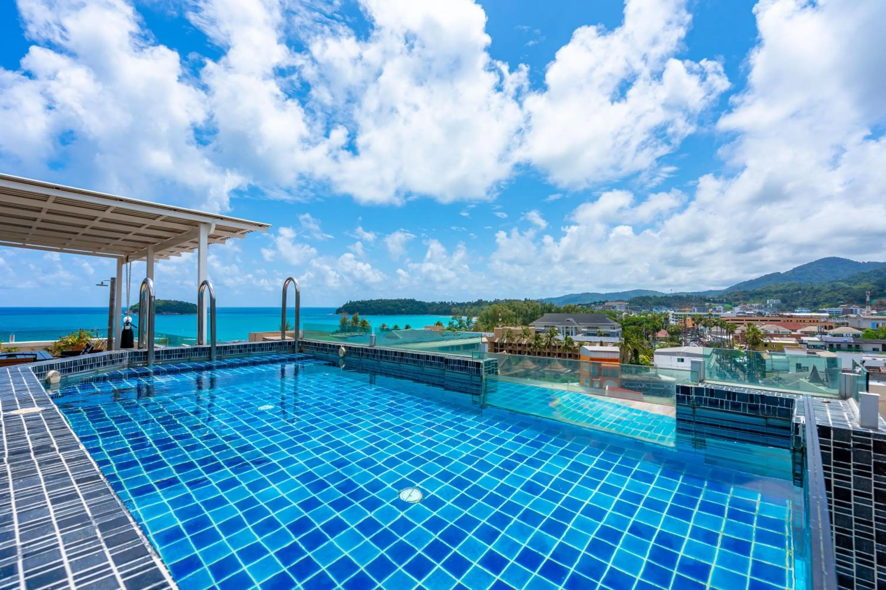 Swimming pool in Kata Hill Sea View Hotel