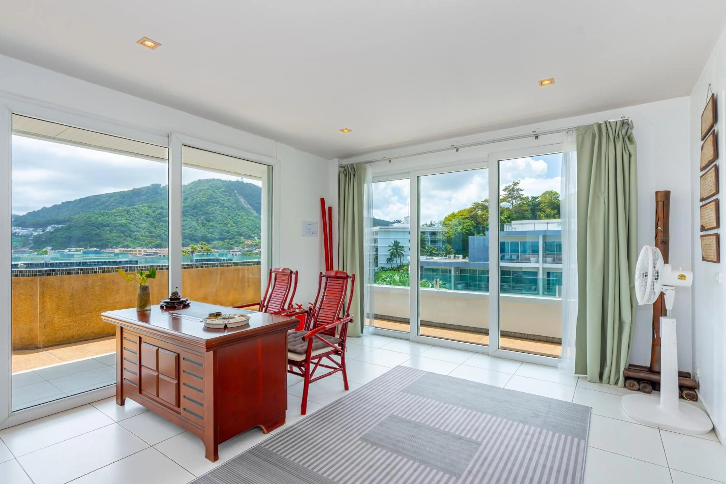 Living room in Kata Hill Sea View Hotel