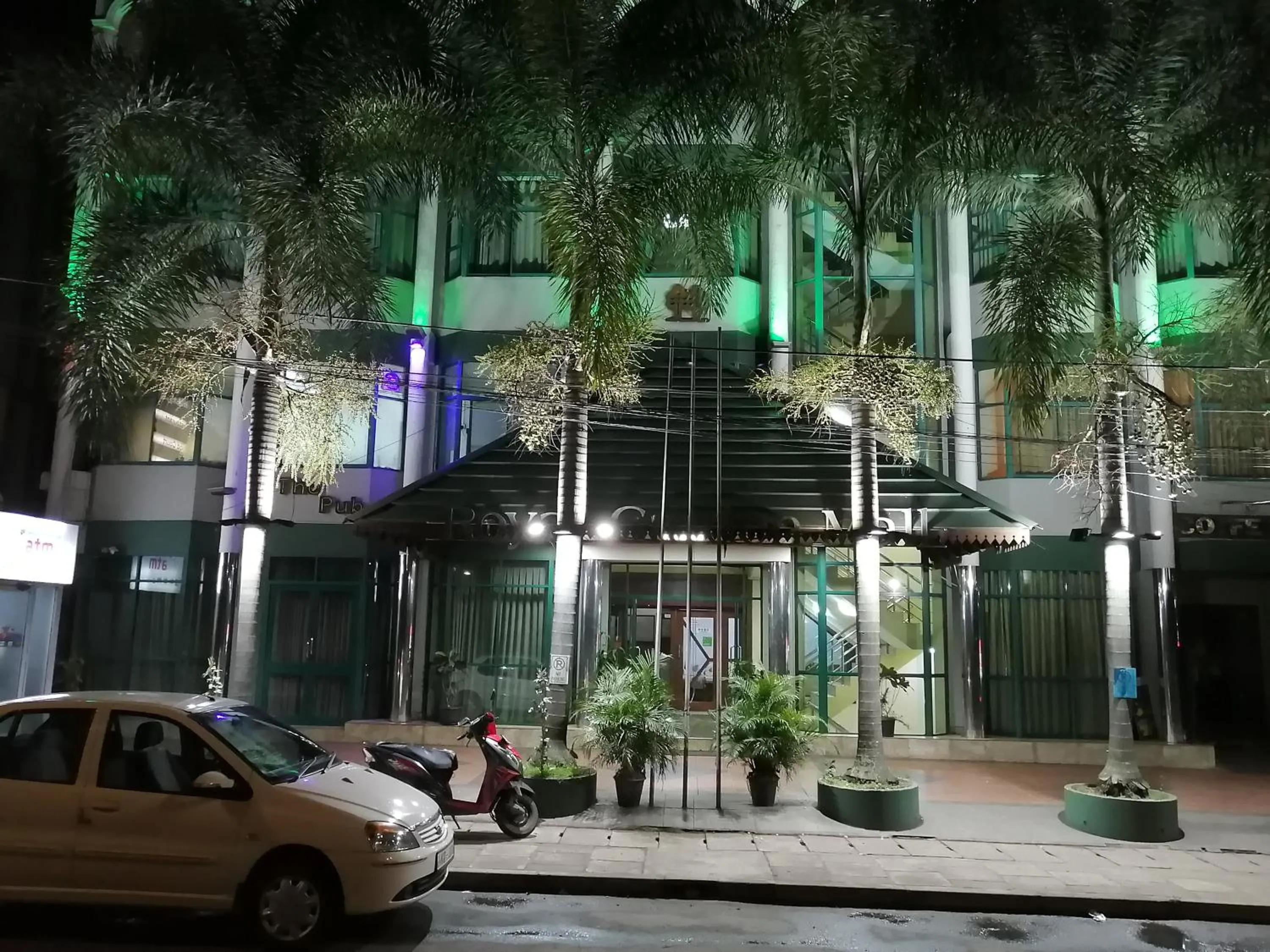 Facade/entrance in The Royal Mall