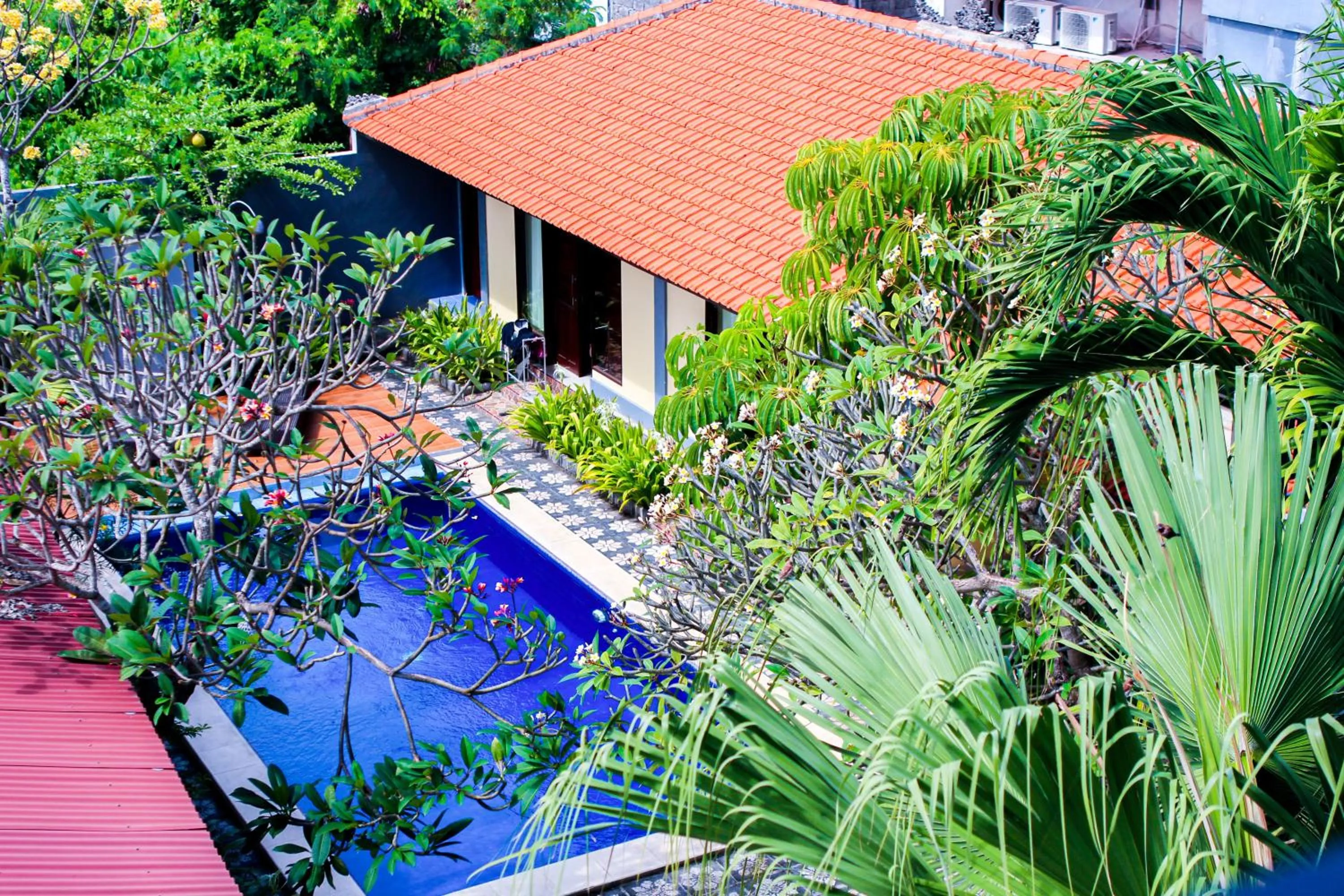 Property building in Putu Guest House 2