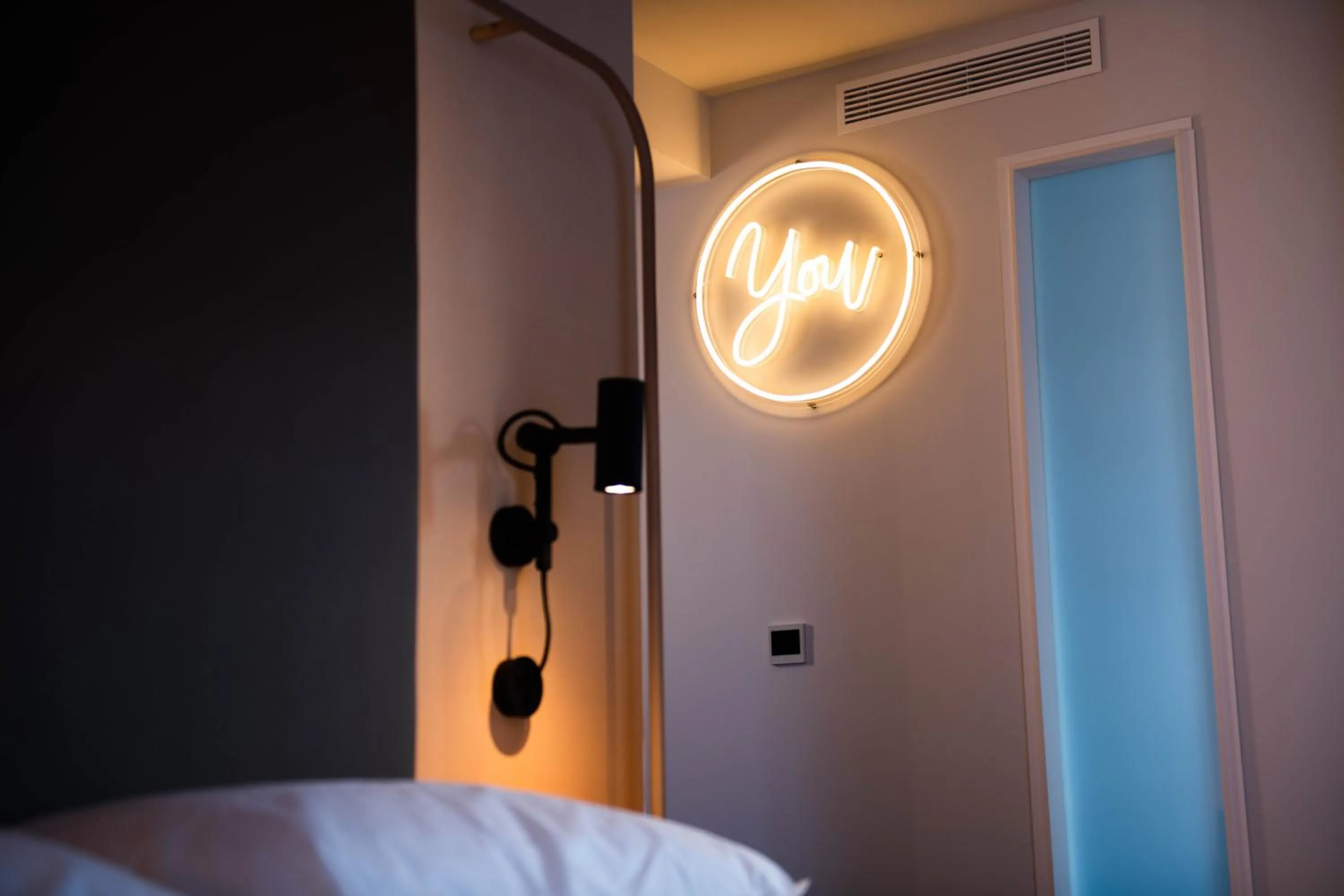 Bedroom, Bed in You Hotel Deauville - Handwritten Collection