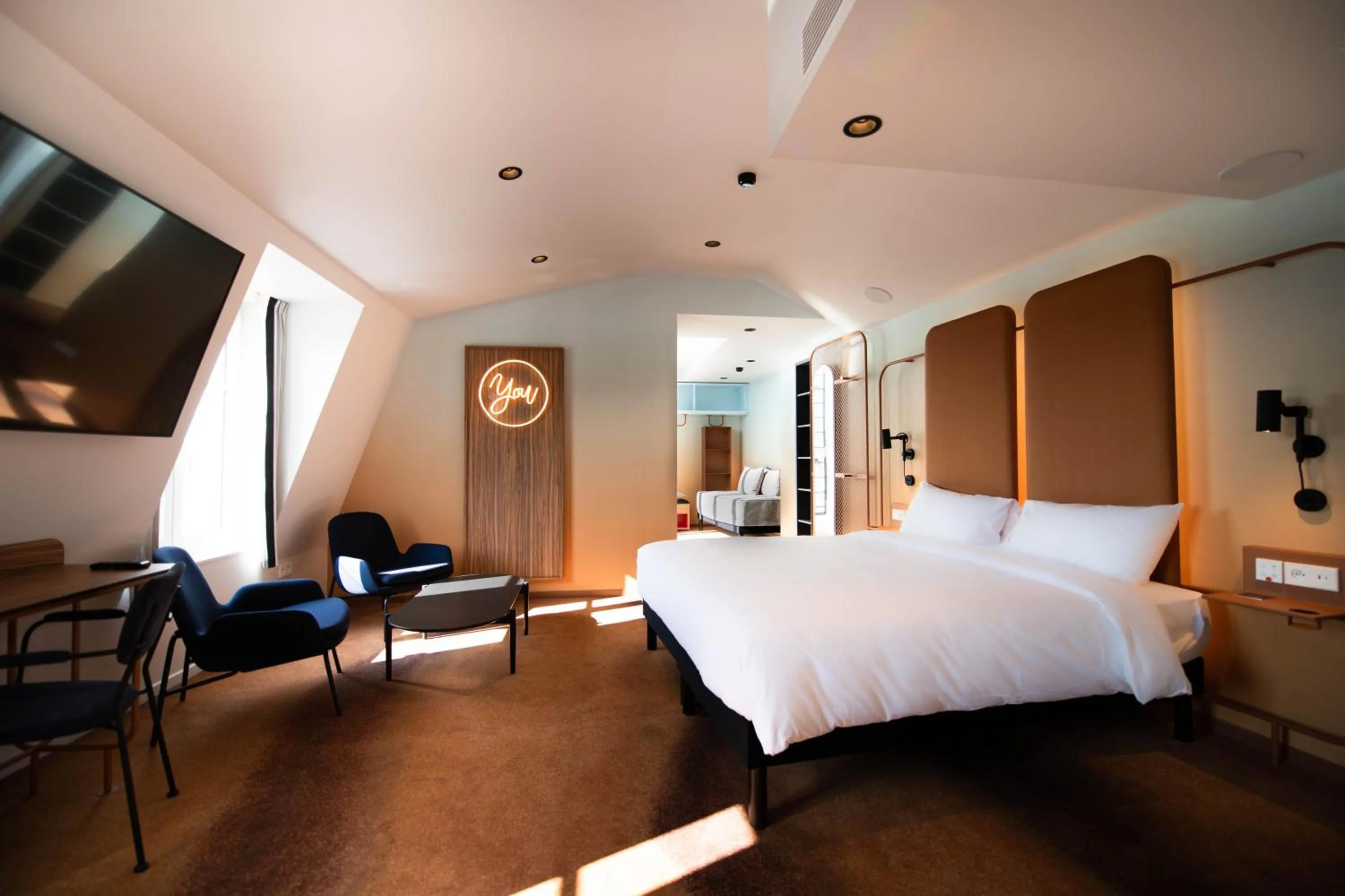 Photo of the whole room, Bed in You Hotel Deauville - Handwritten Collection