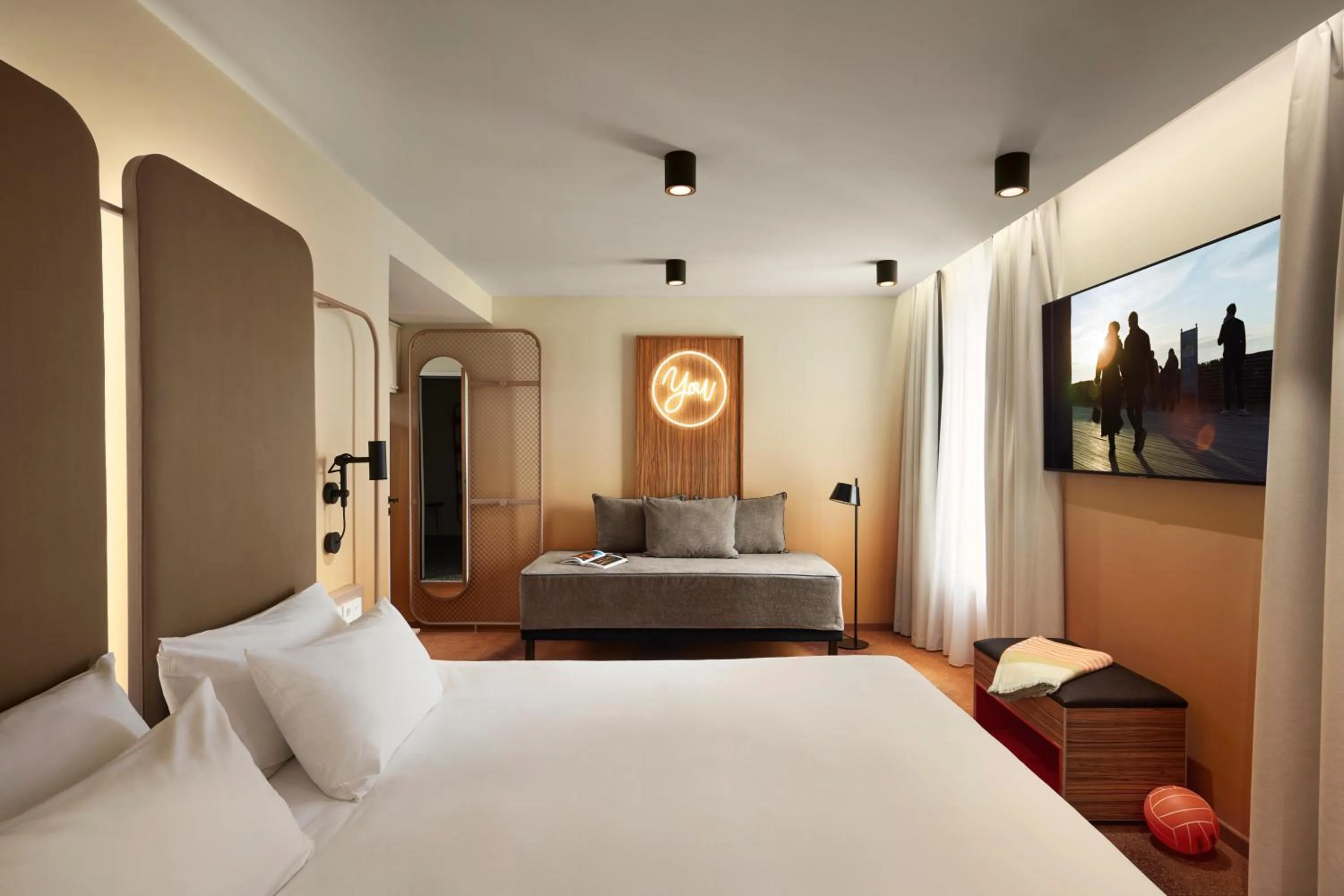 Bed in You Hotel Deauville - Handwritten Collection