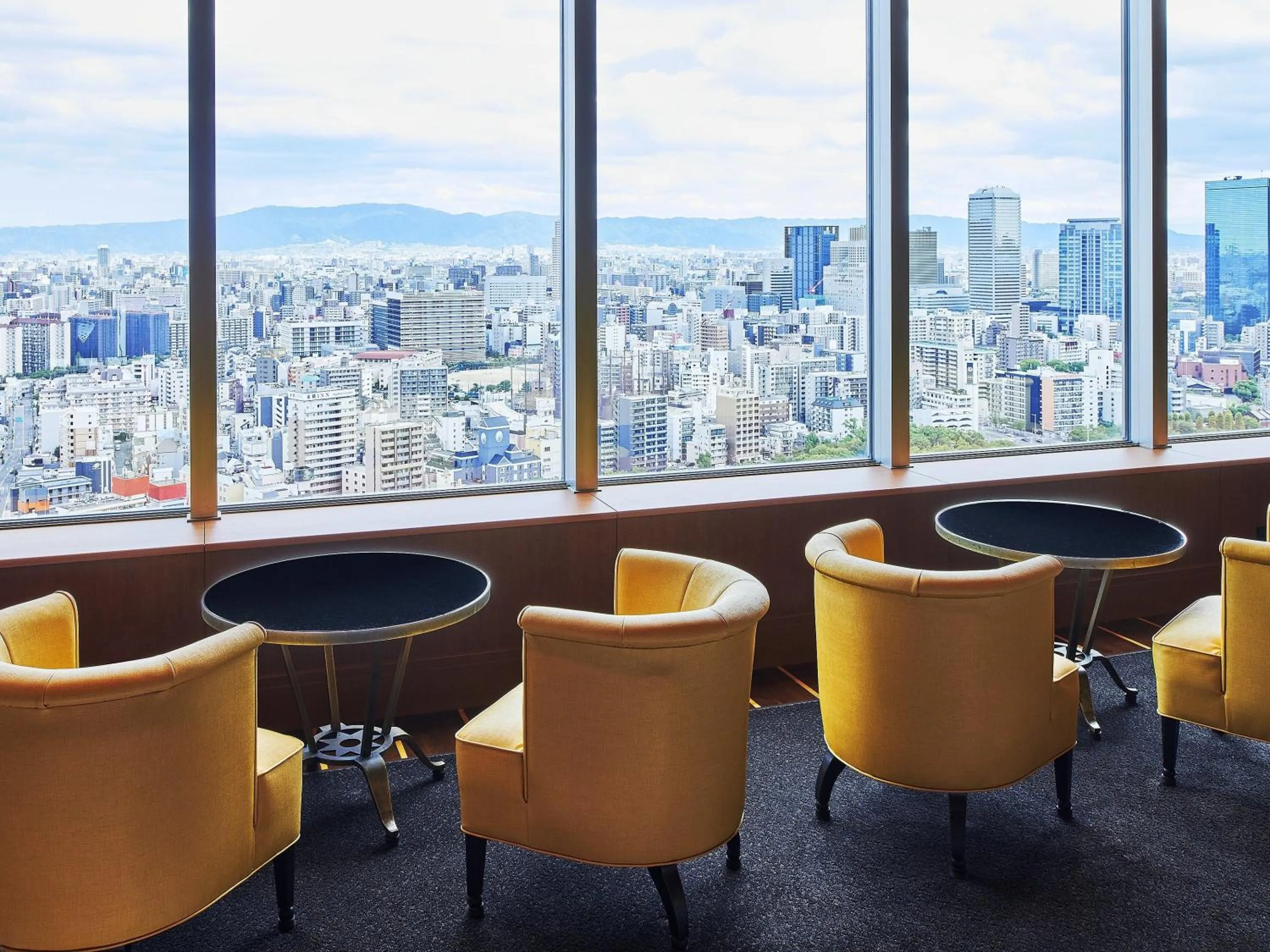 Lounge or bar in Imperial Hotel Osaka