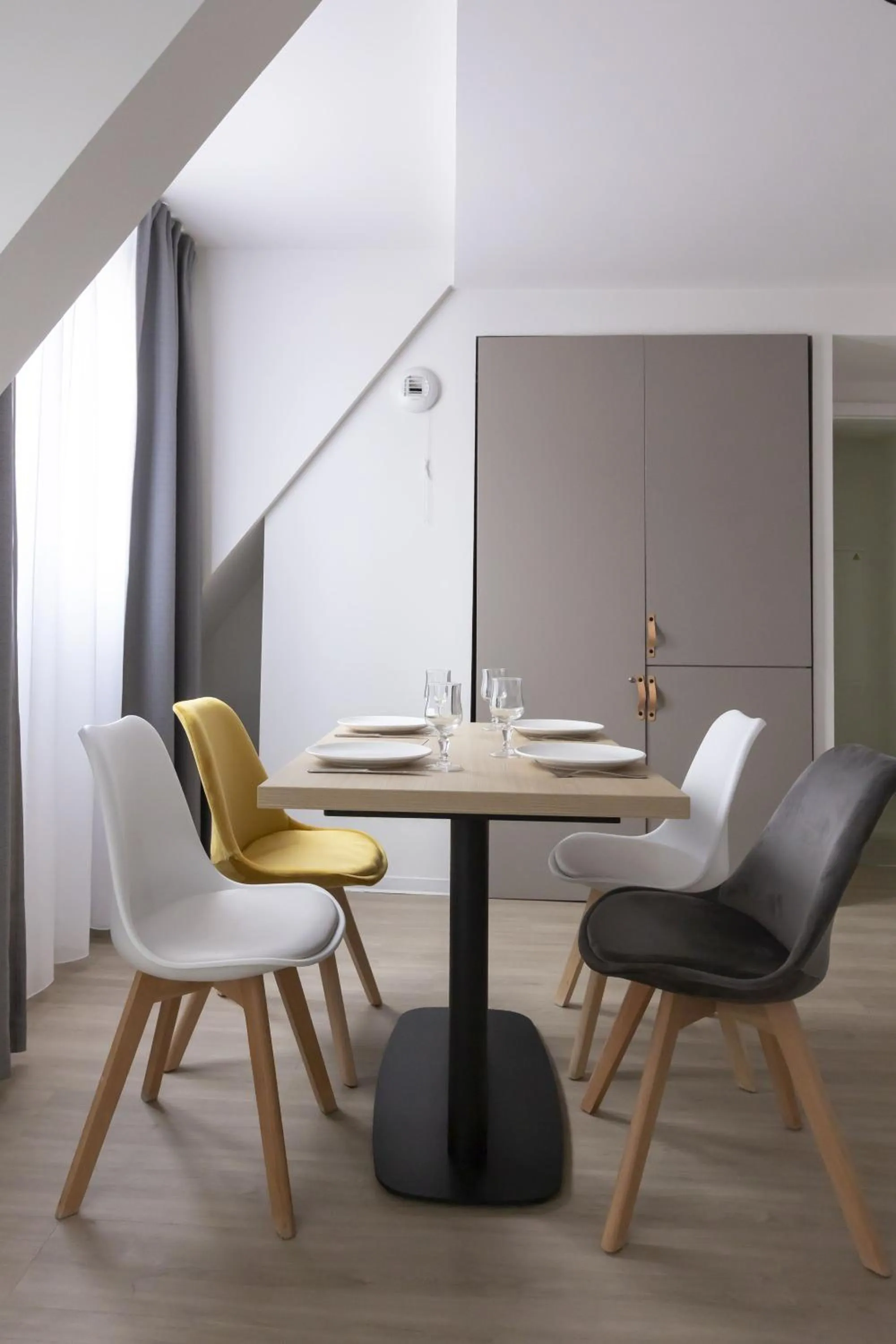 Dining area in Appart Hotel Odalys City Strasbourg Green Marsh