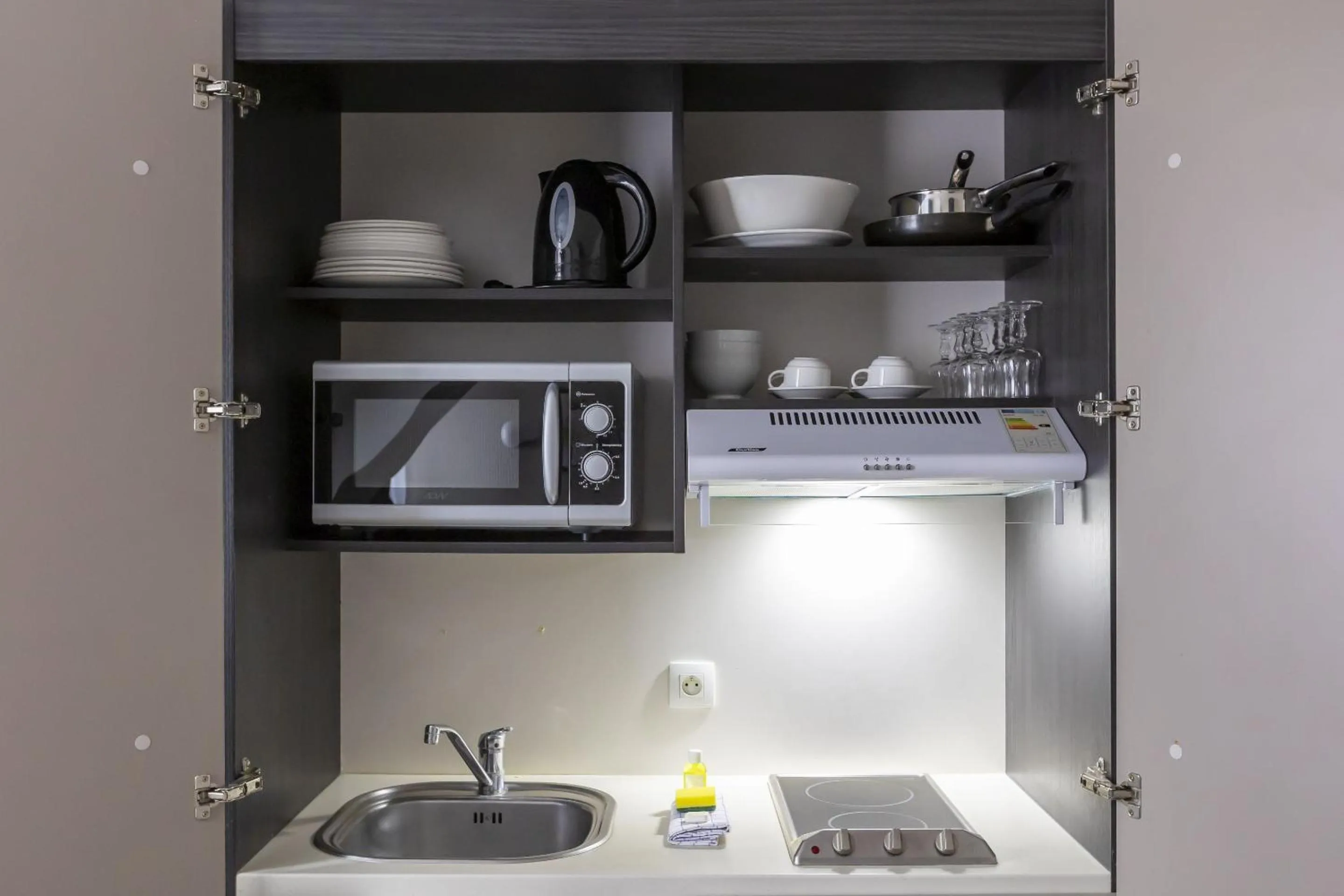 Kitchen or kitchenette in Appart Hotel Odalys City Strasbourg Green Marsh