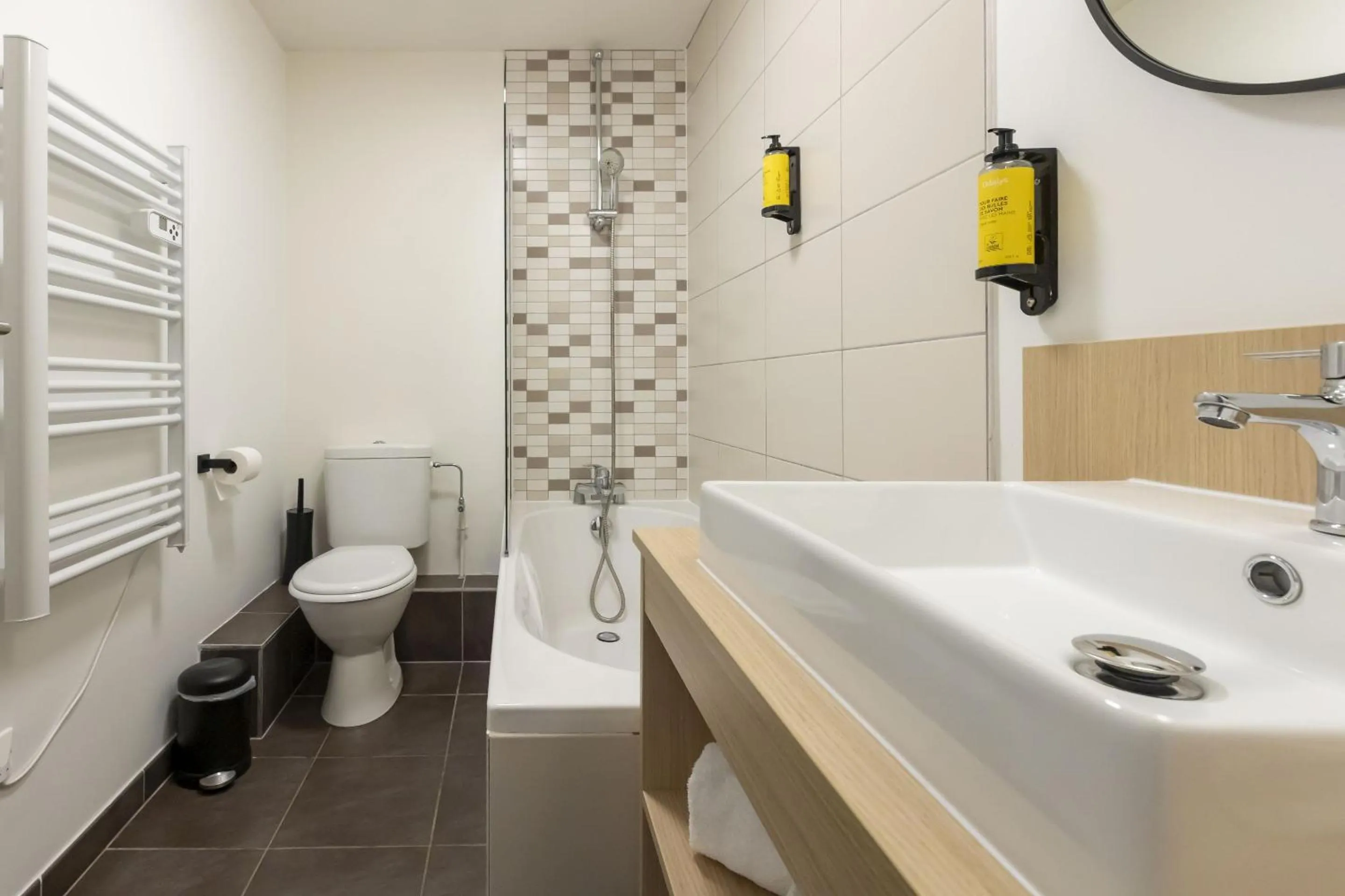 Bathroom in Appart Hotel Odalys City Strasbourg Green Marsh