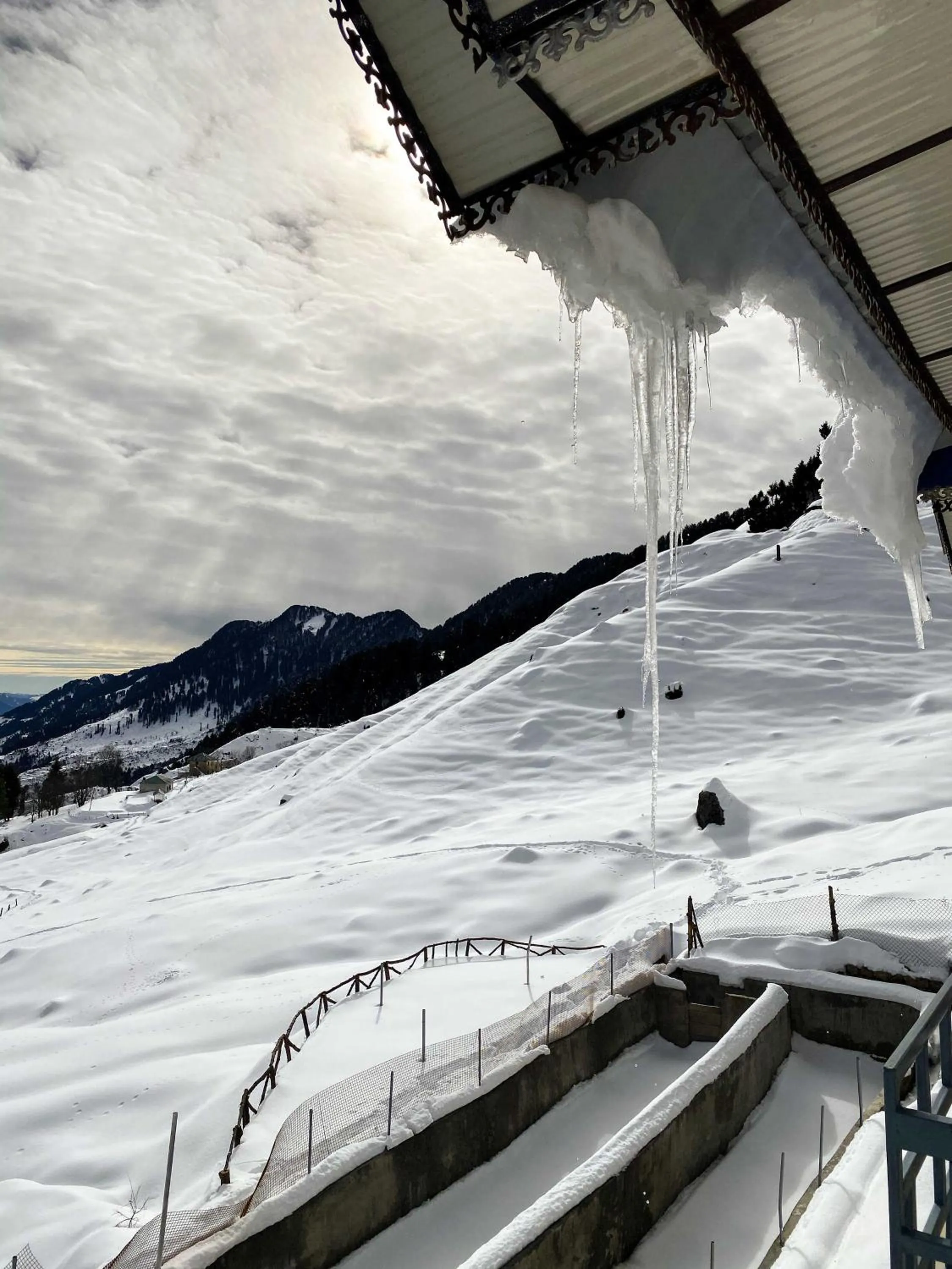 Day in Zostel Rajgundha