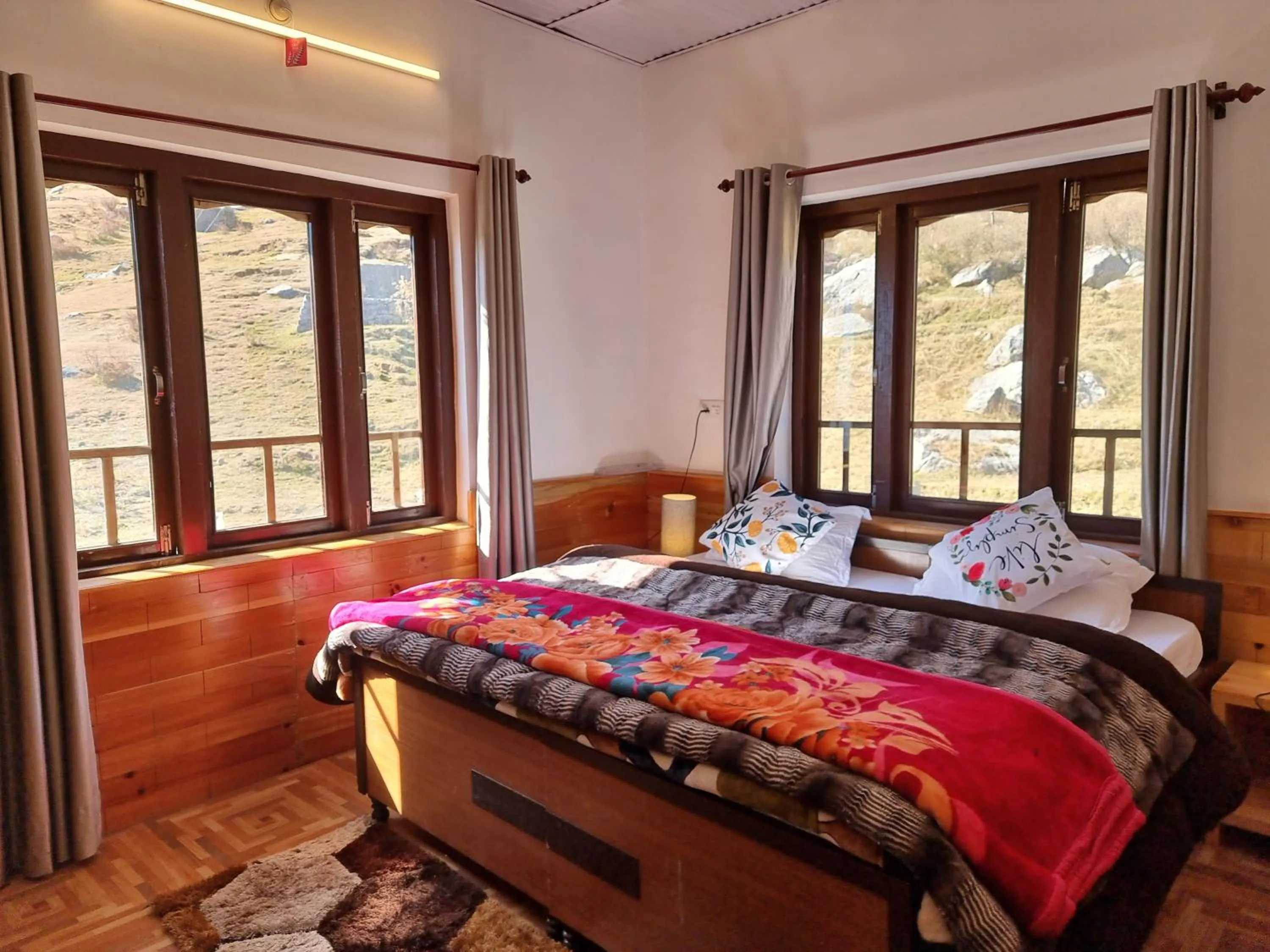 Bed in Zostel Rajgundha