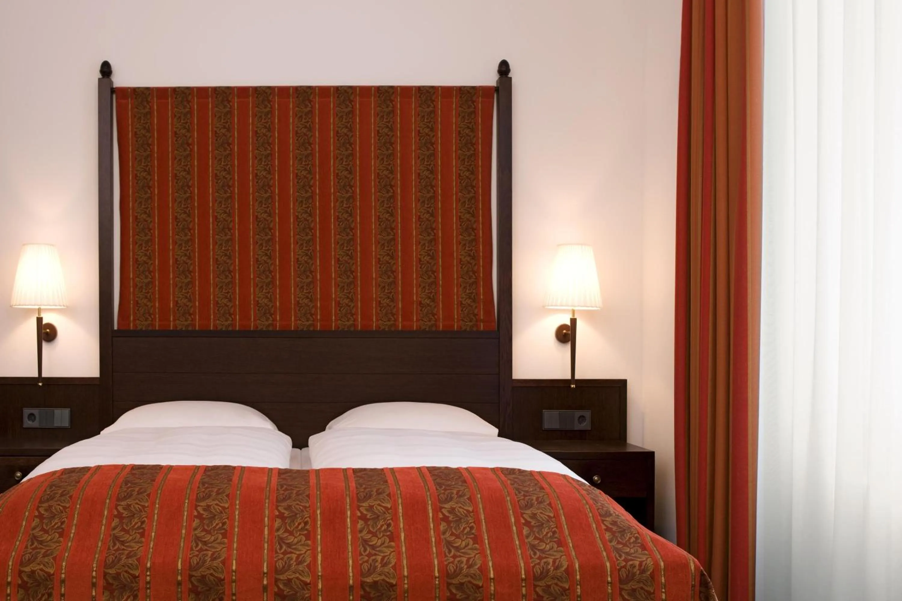 Photo of the whole room, Bed in Steigenberger Inselhotel