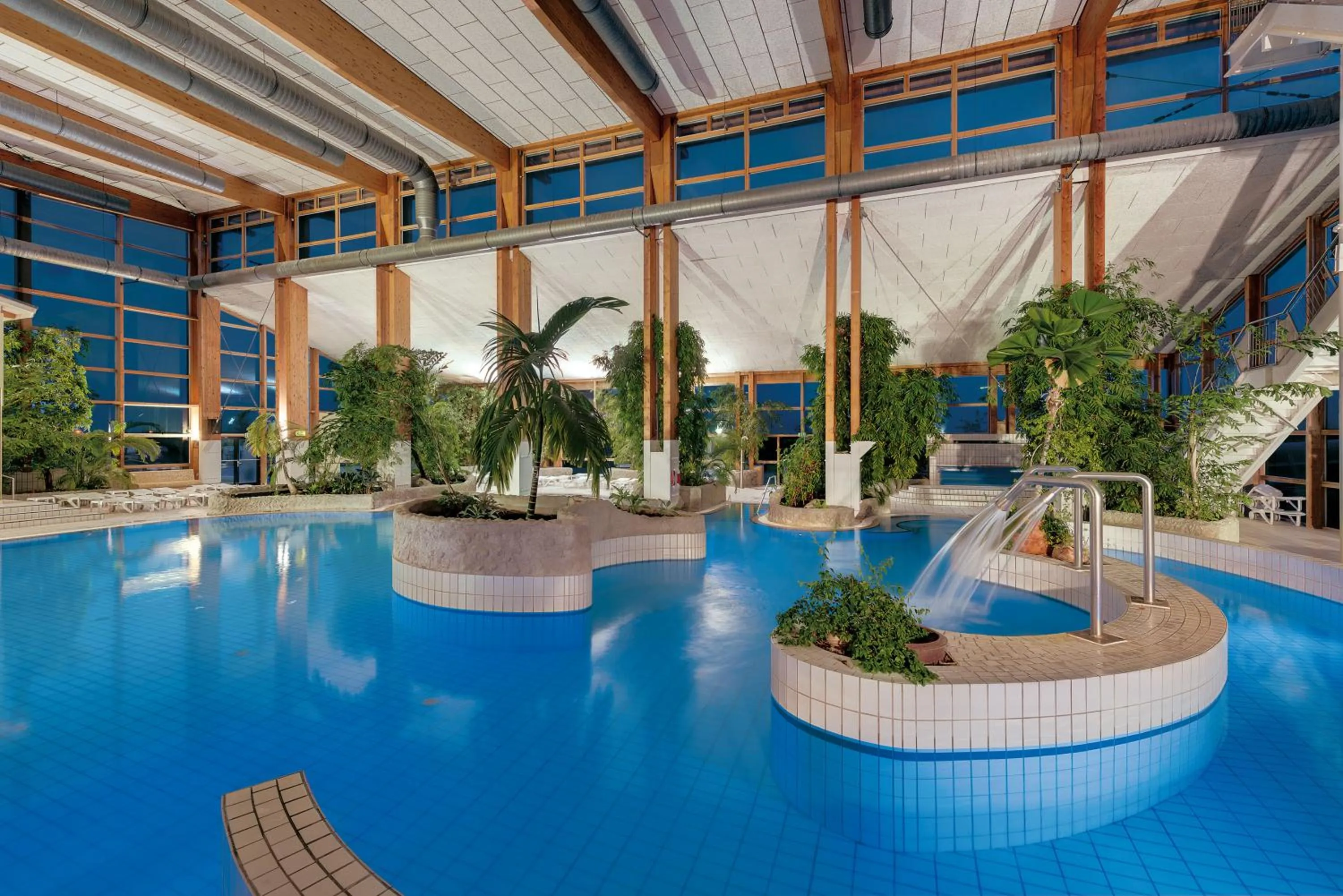Swimming pool in Precise Resort Rügen Apartments & SPLASH Erlebniswelt