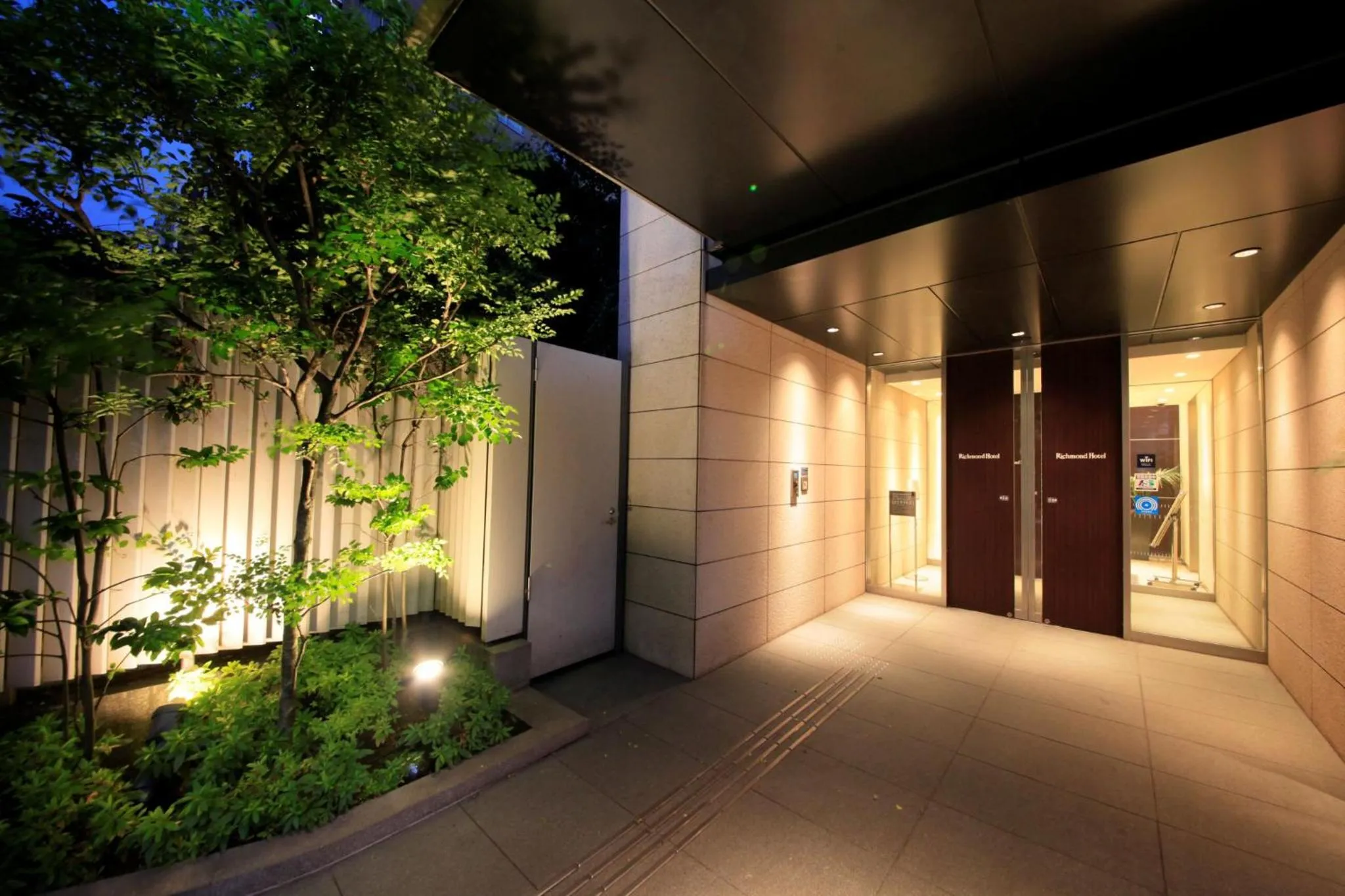 Facade/entrance in Richmond Hotel Tokyo Shiba