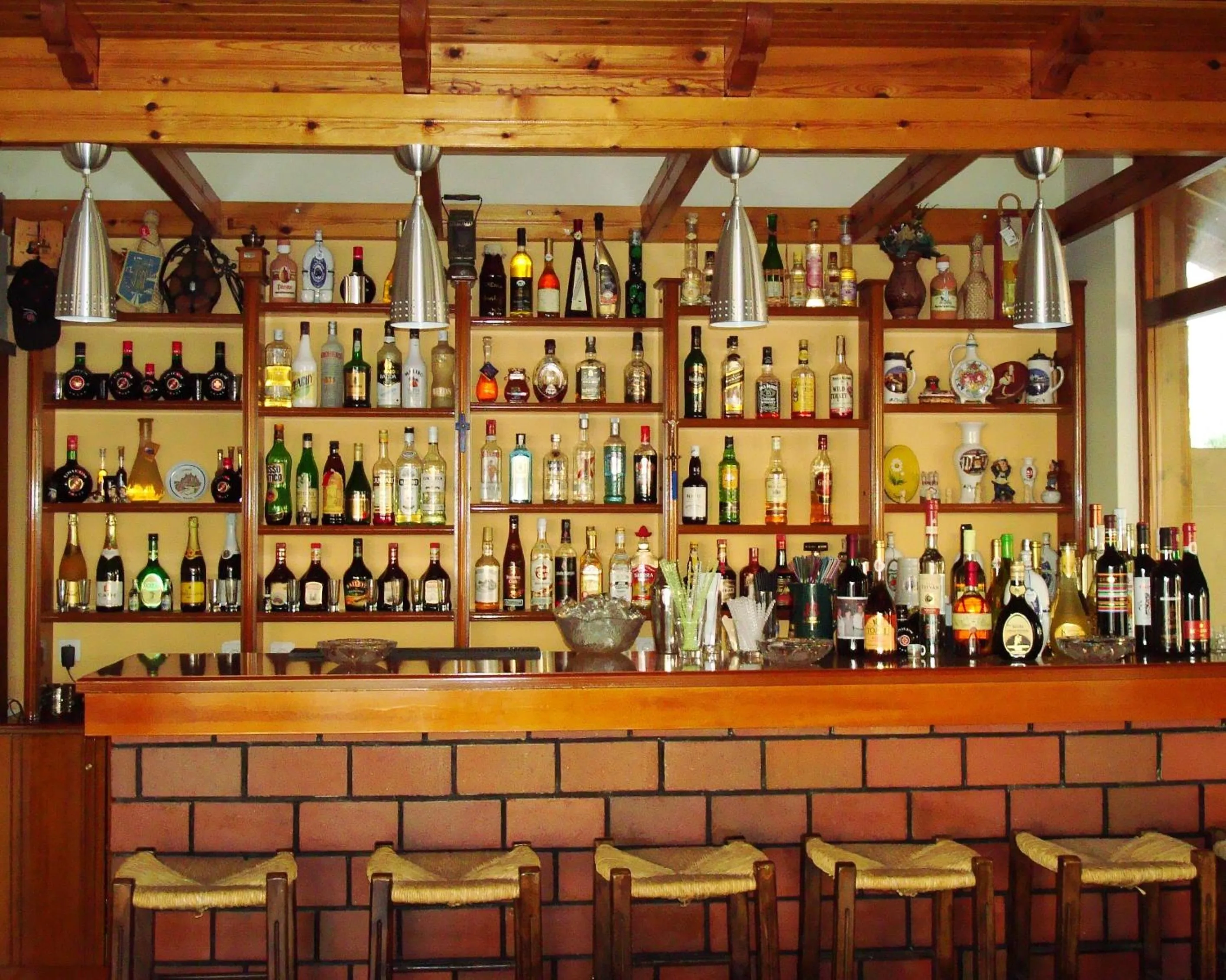 Communal lounge/ TV room in Hotel Filoxenia