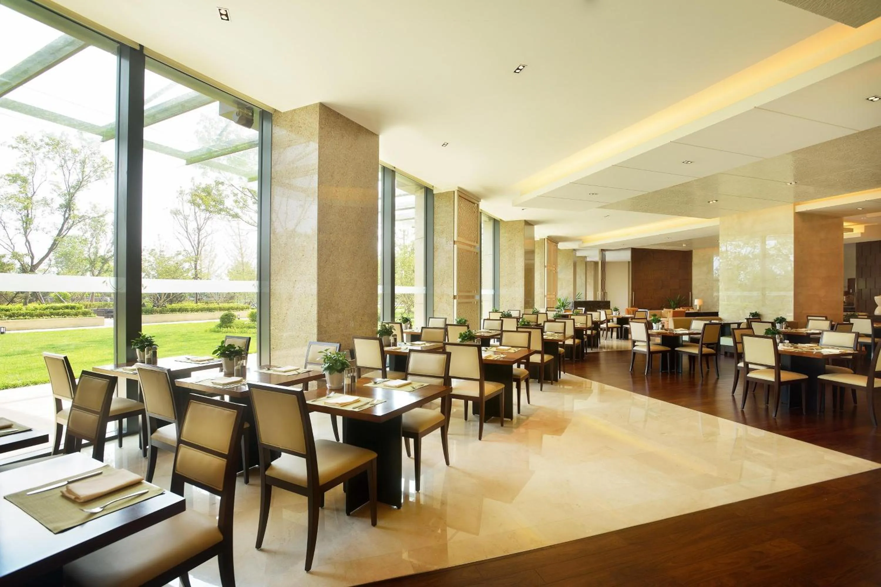 Restaurant/places to eat in Sheraton Shenyang South City Hotel