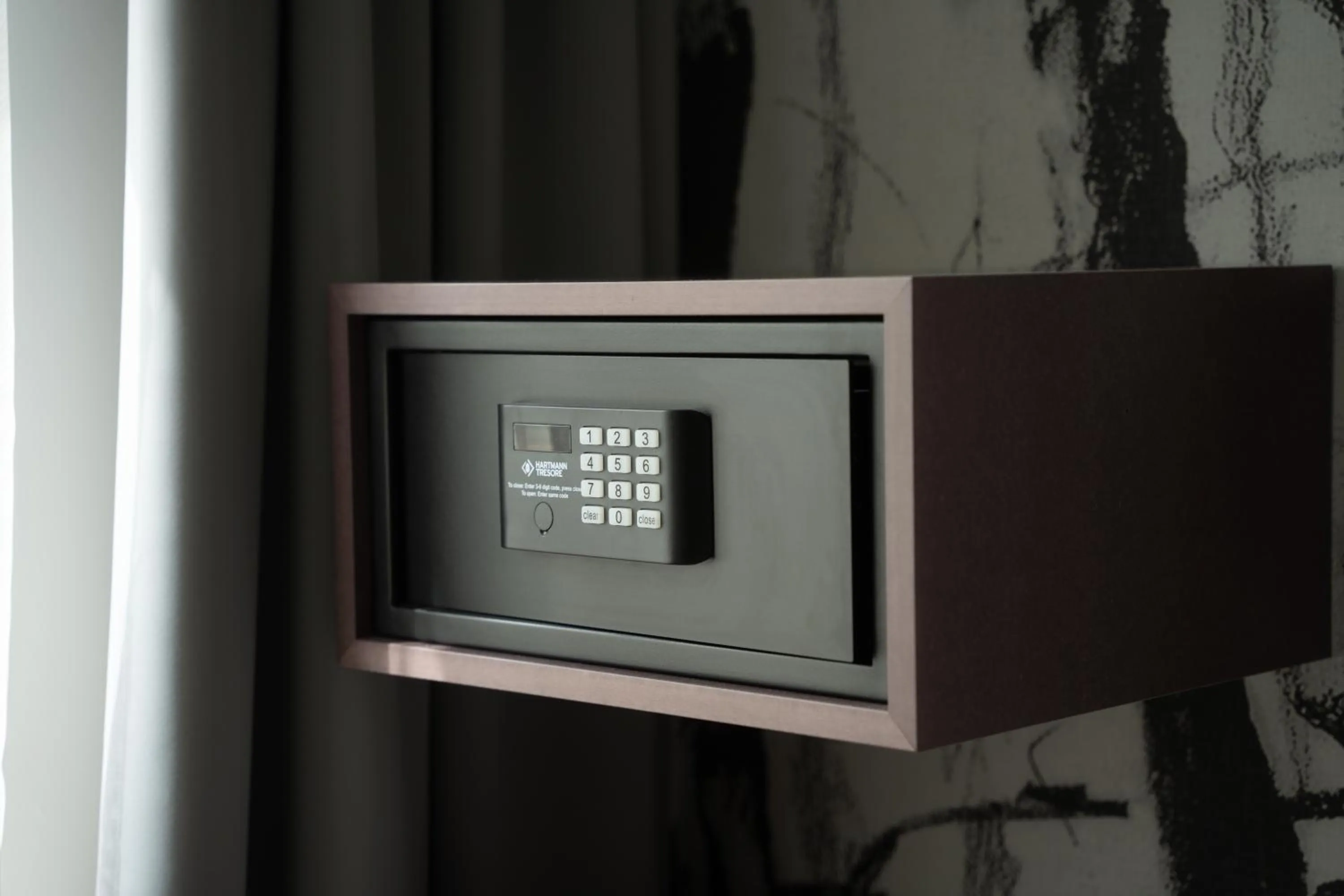 safe in Hotel Grille