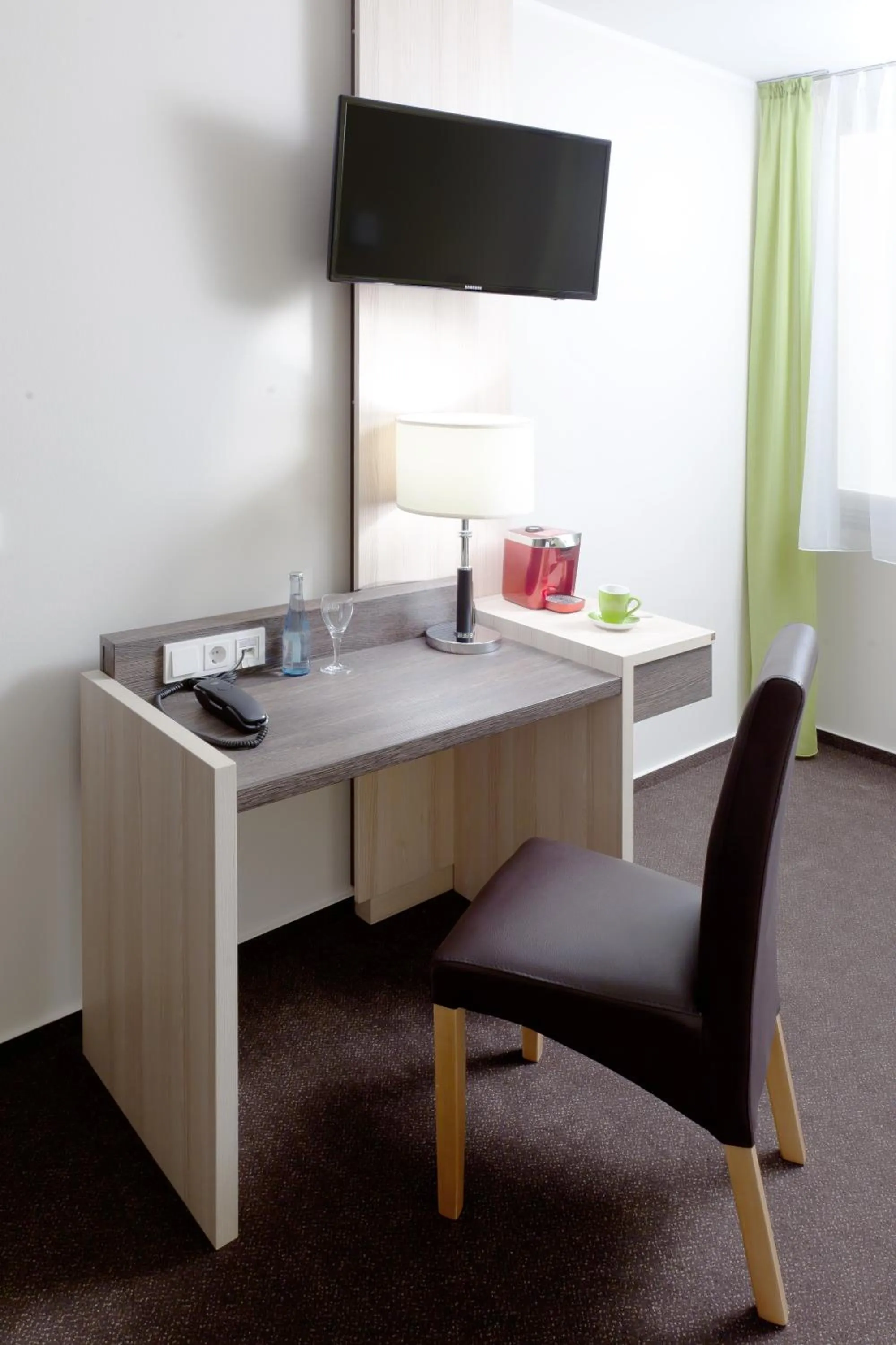 Photo of the whole room, Bed in Hotel Pfennigskrug