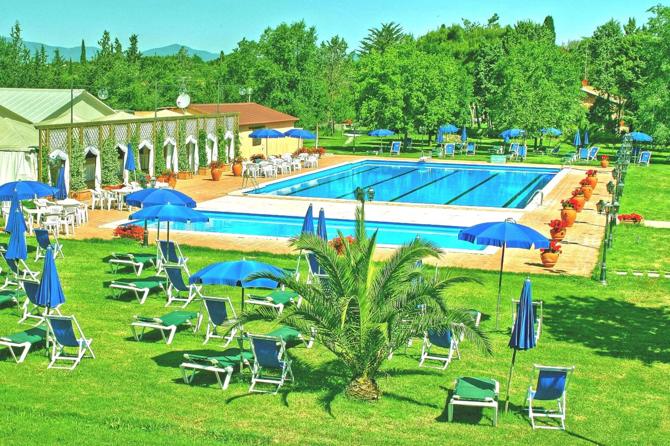 Swimming pool in I Casali by La Principina