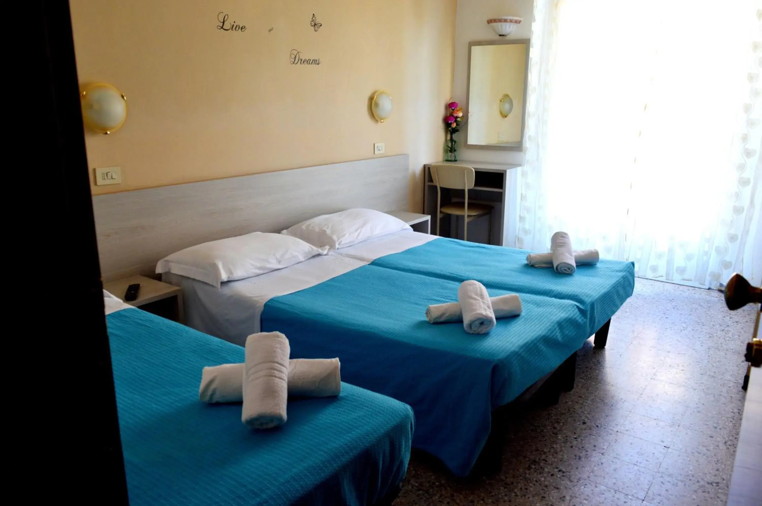 Triple Room in Hotel Cirene Triple Room in Hotel Cirene