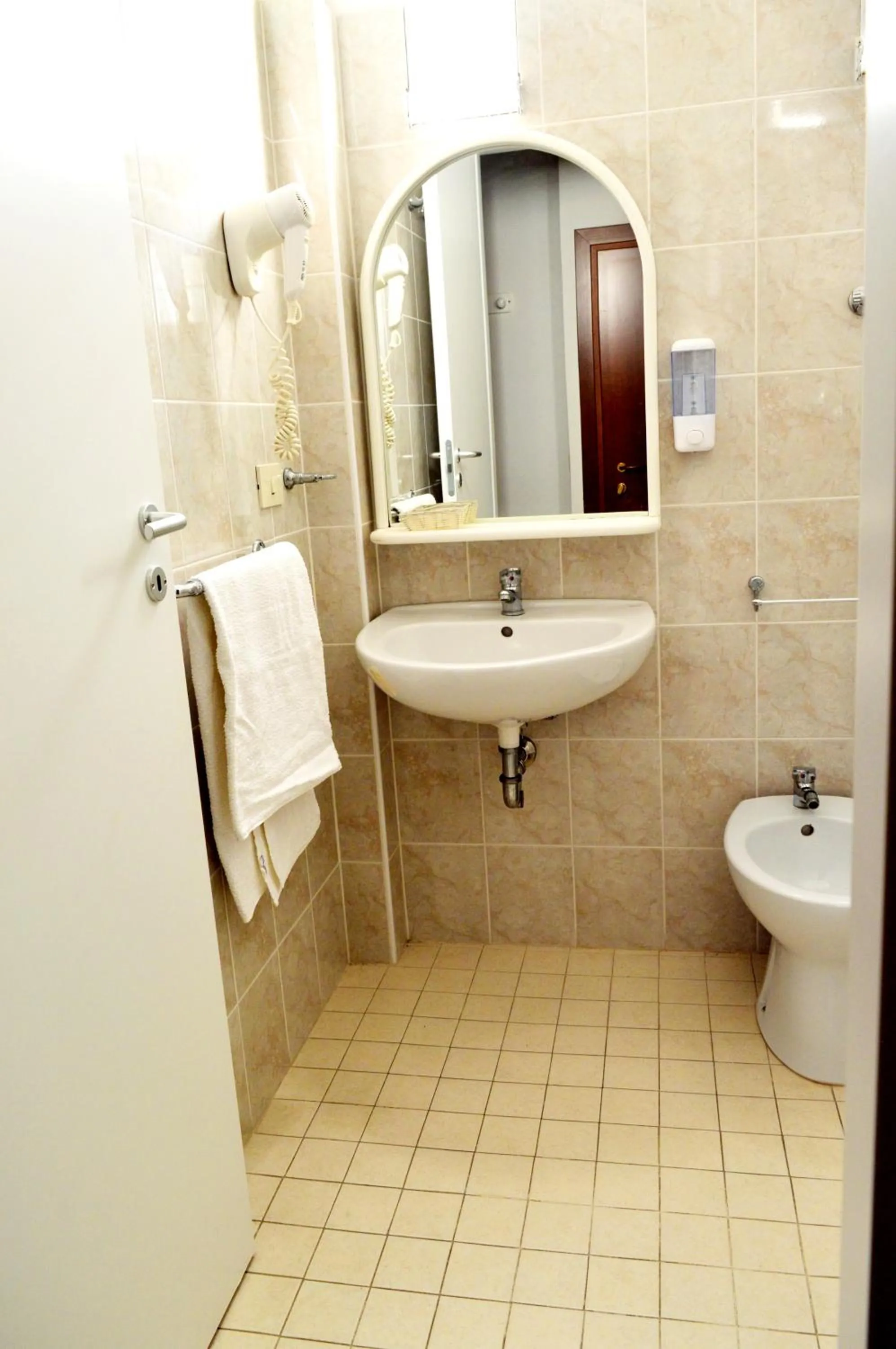 Bathroom in Hotel Cirene