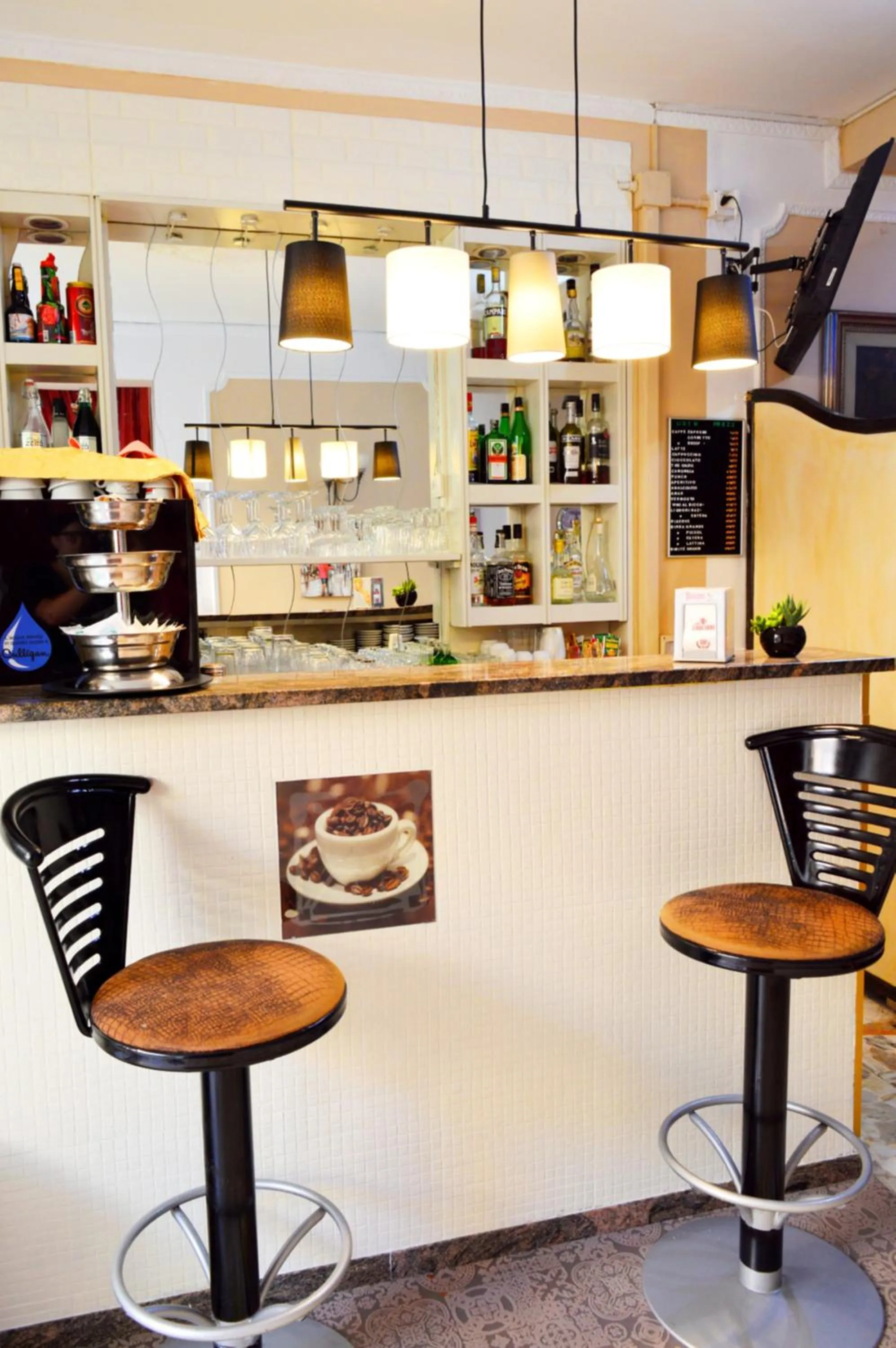 Lounge or bar in Hotel Cirene