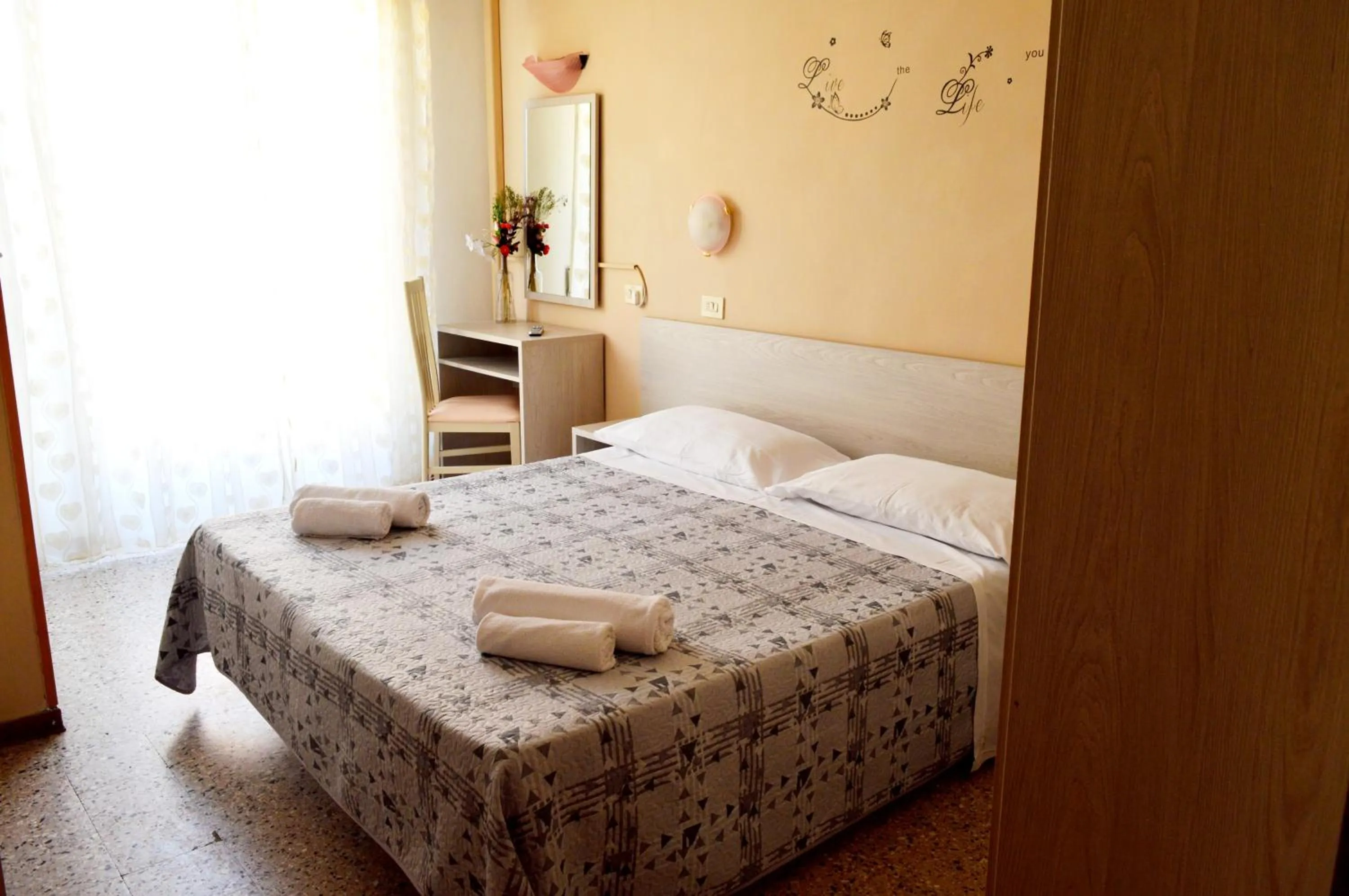 Photo of the whole room in Hotel Cirene