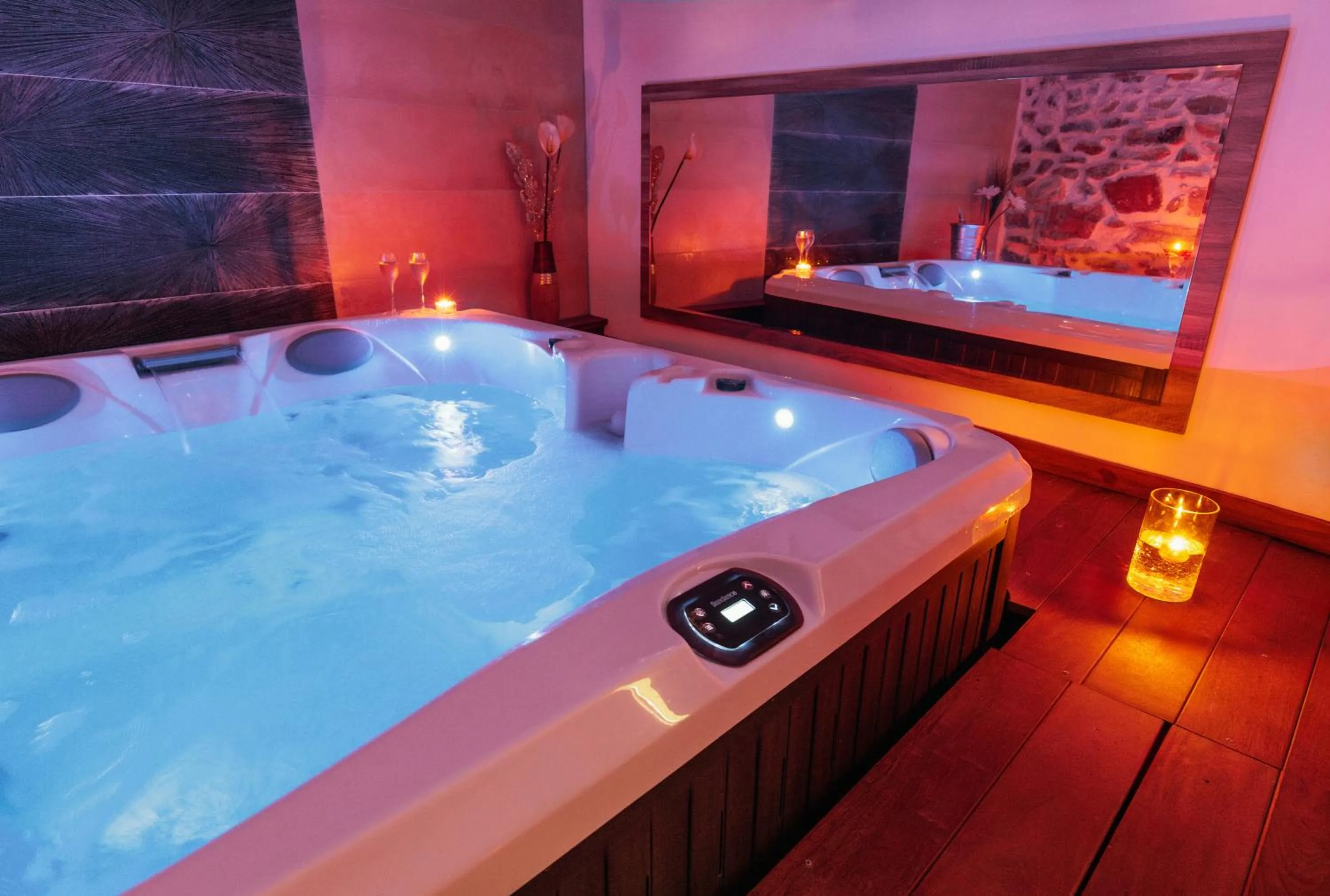 Hot Tub in Le Mas Lauralie