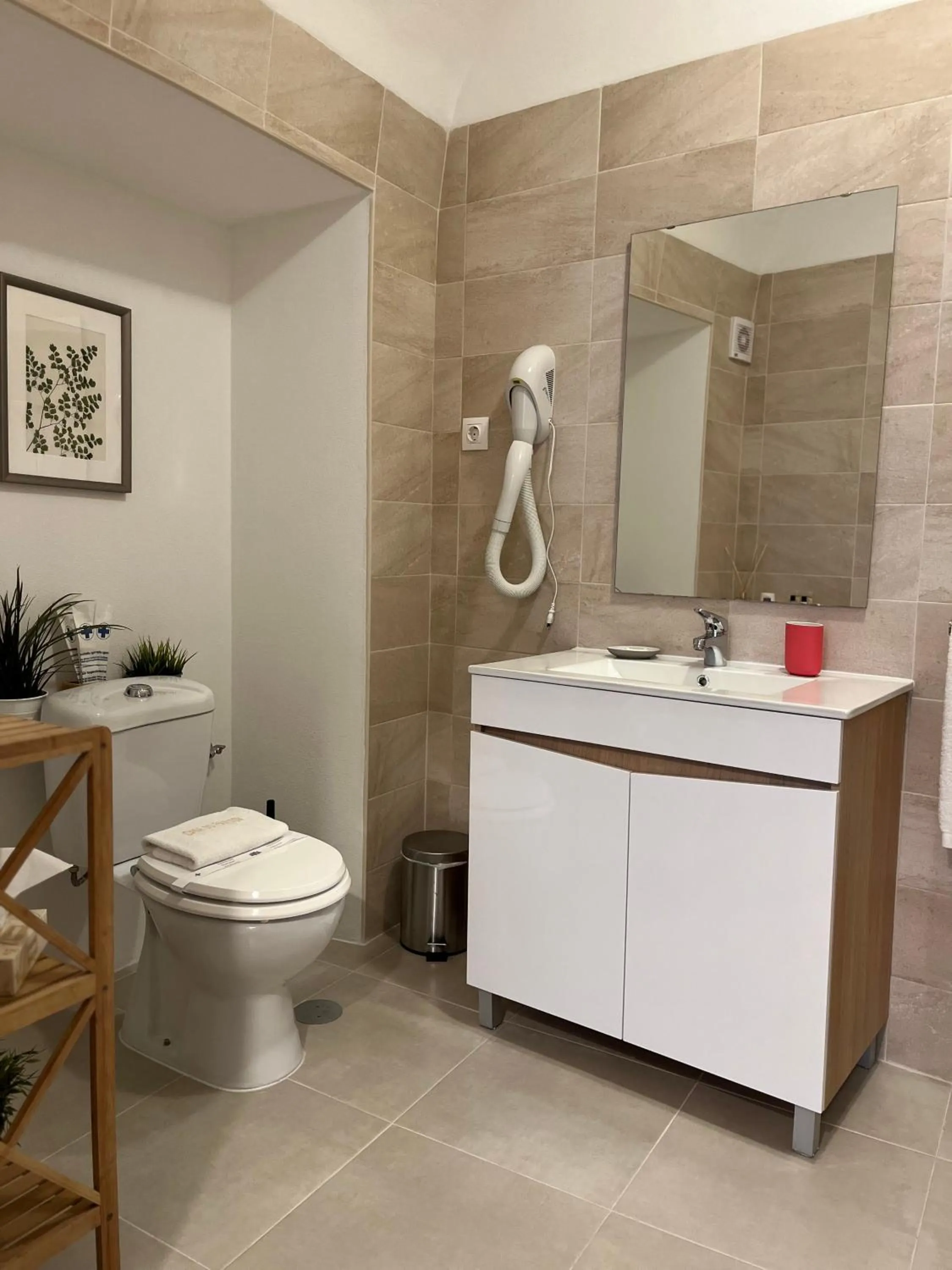 Toilet in Vintage Guest House - Casa do Escritor