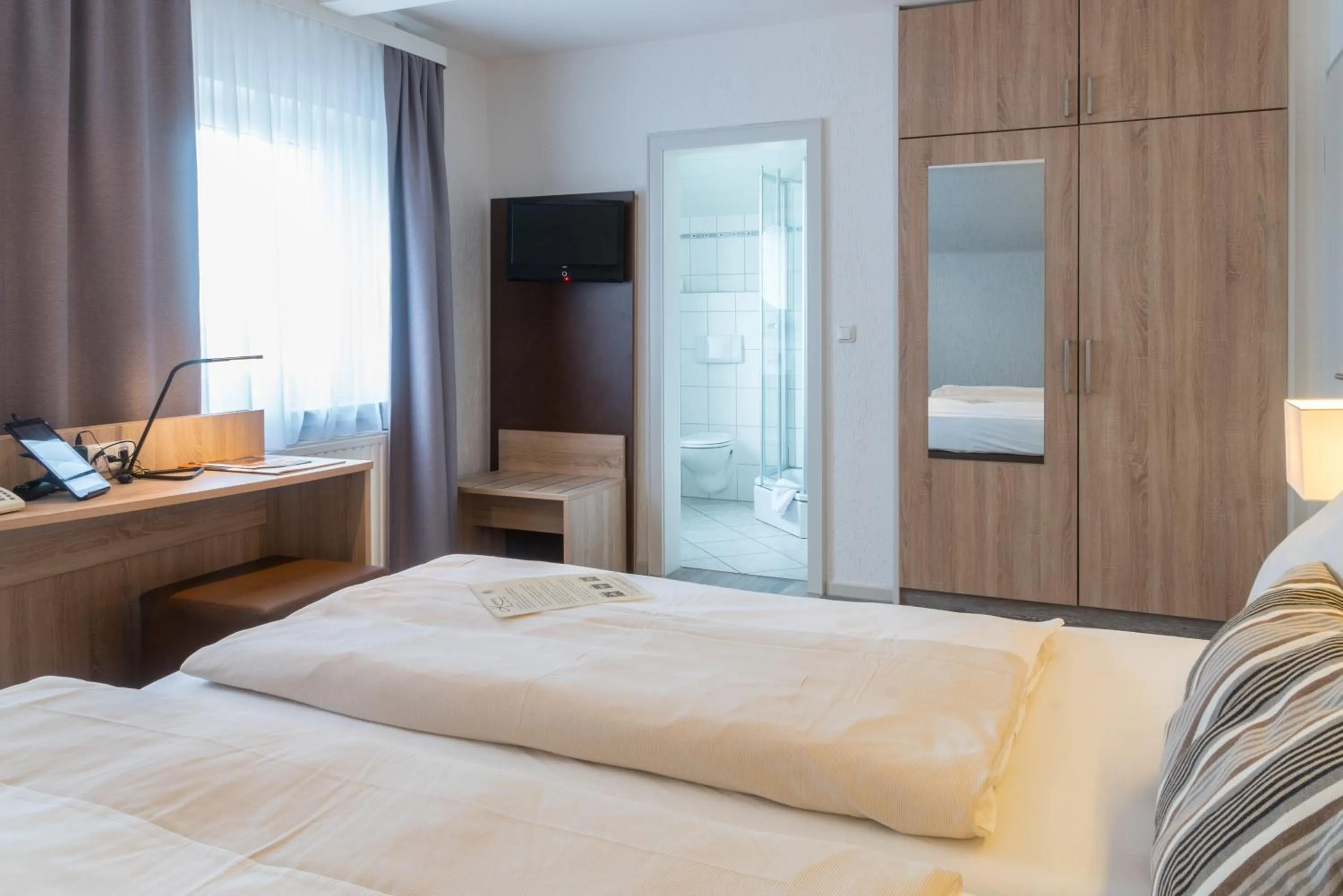 Bedroom, Bed in Hotel Restaurant Kromberg