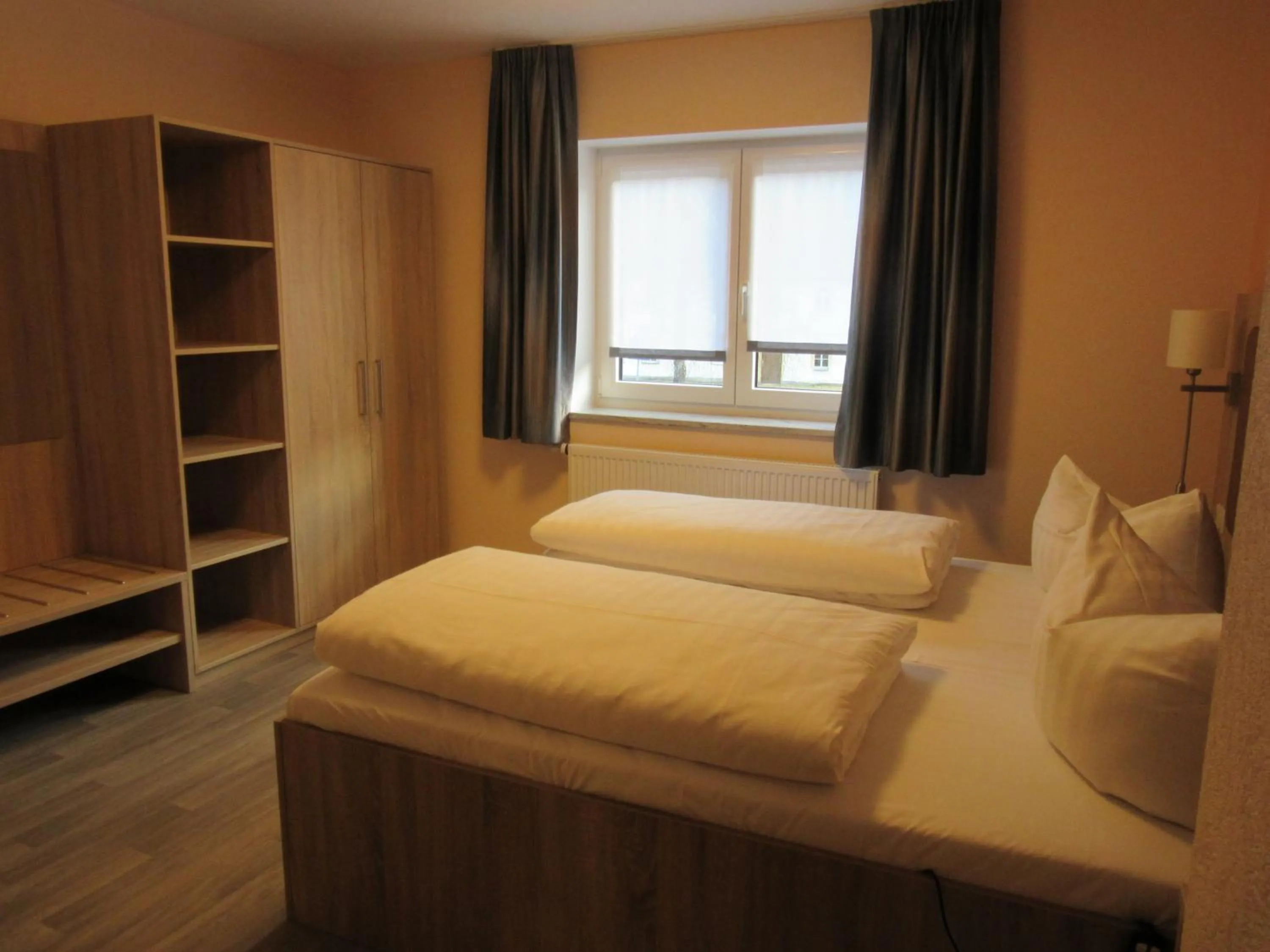 Bedroom, Bed in Hotel-Gasthaus Steiger