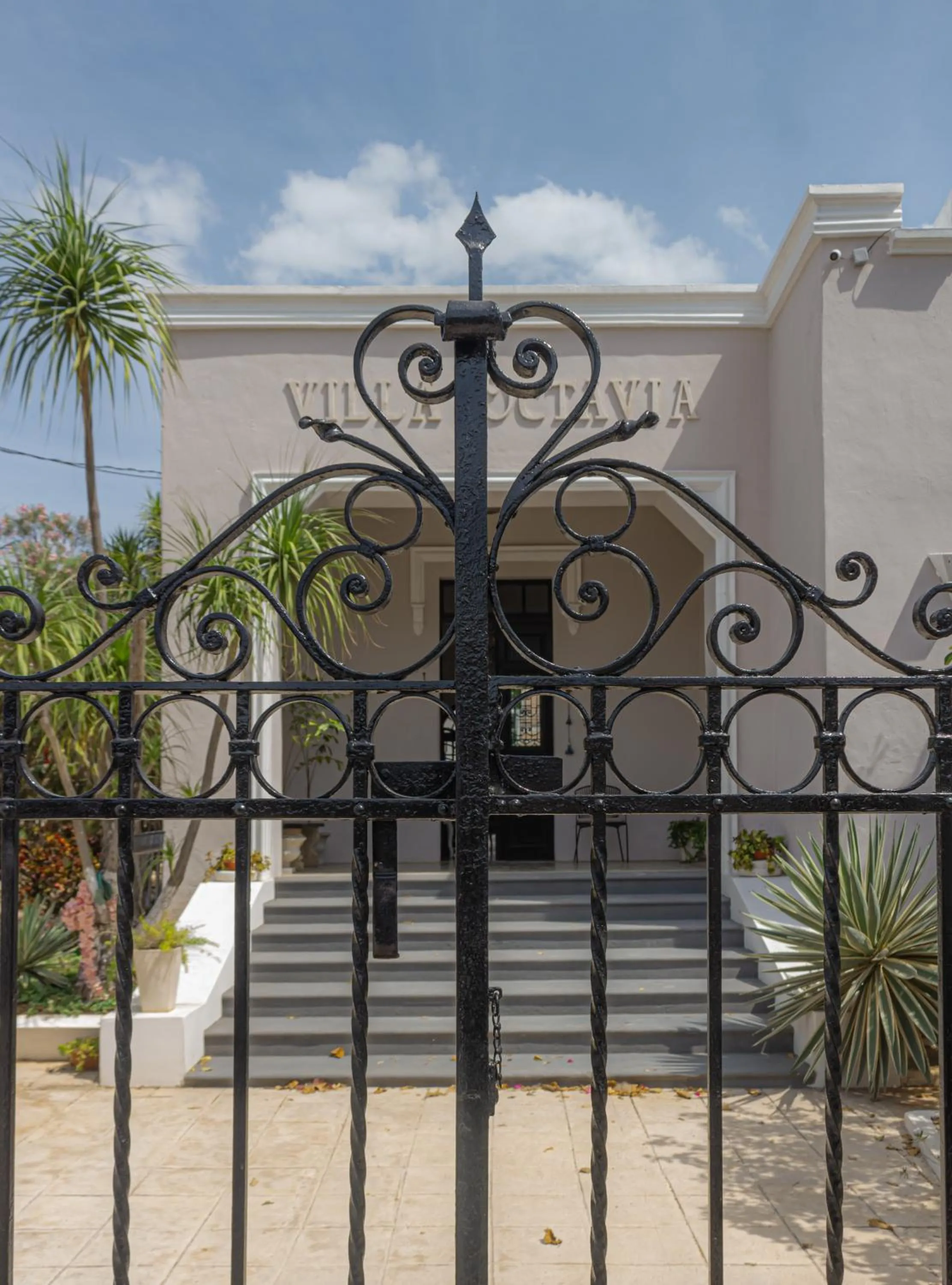Facade/entrance in Villa Octavia