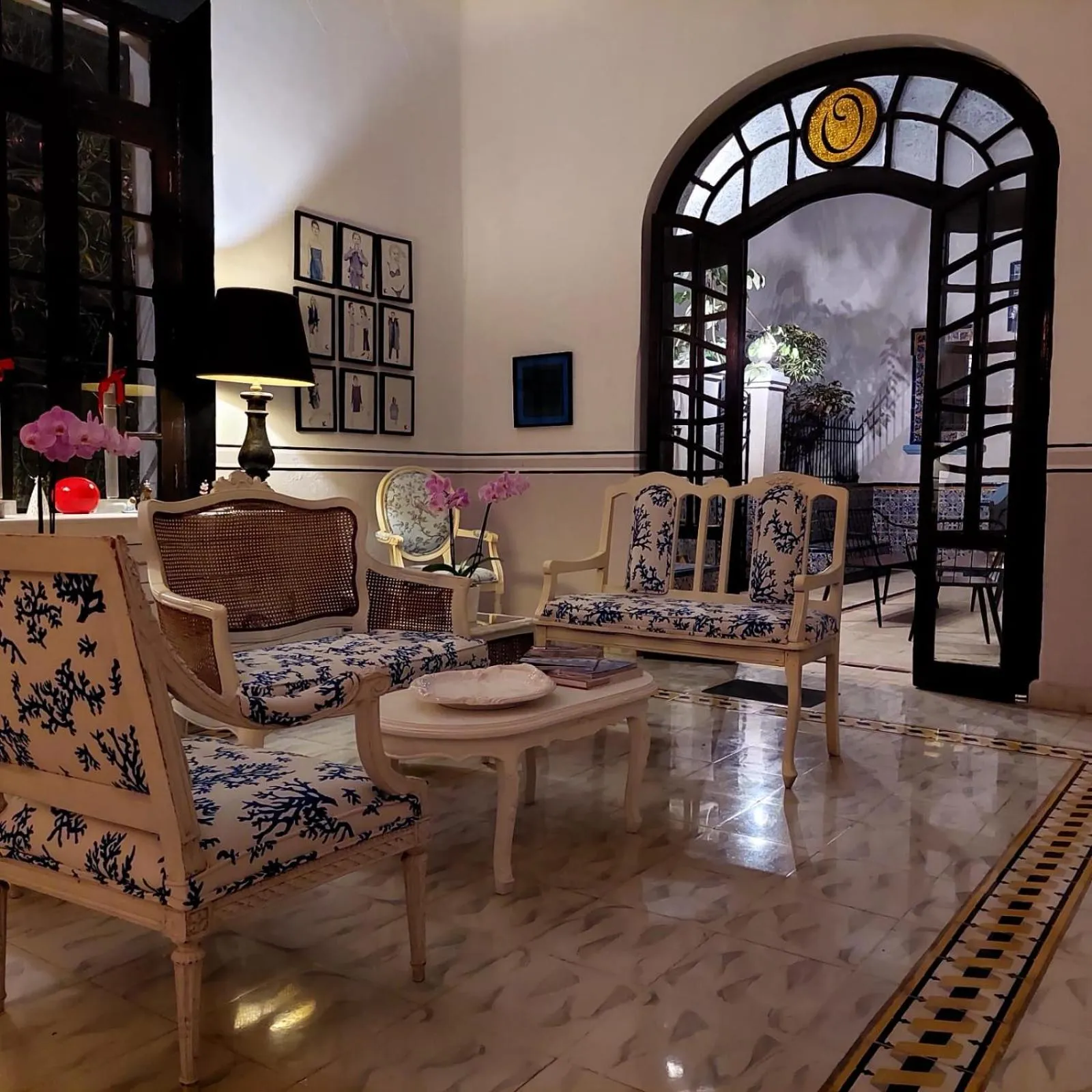 Seating area in Villa Octavia