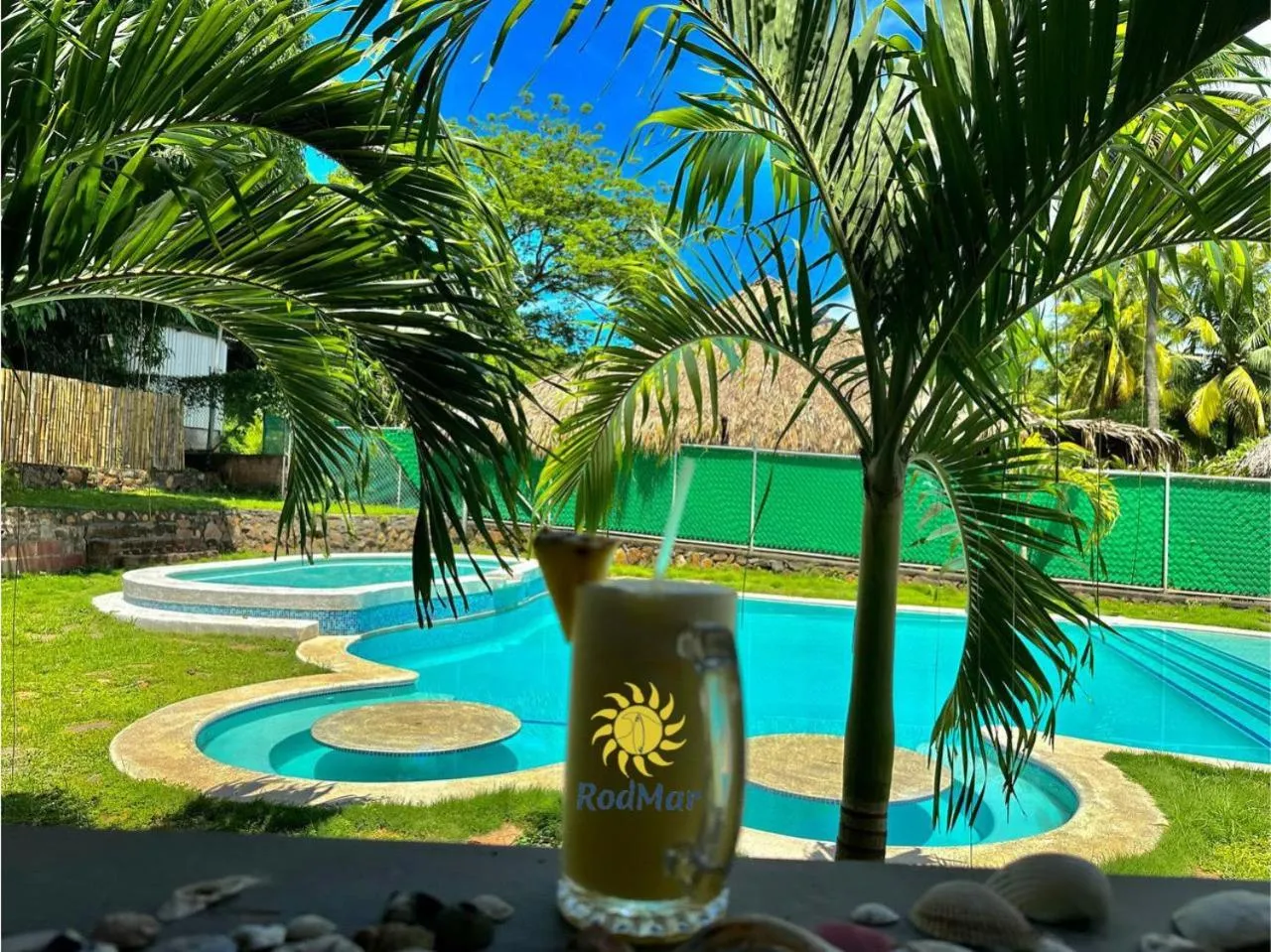 Restaurant/places to eat in RodMar Hotel