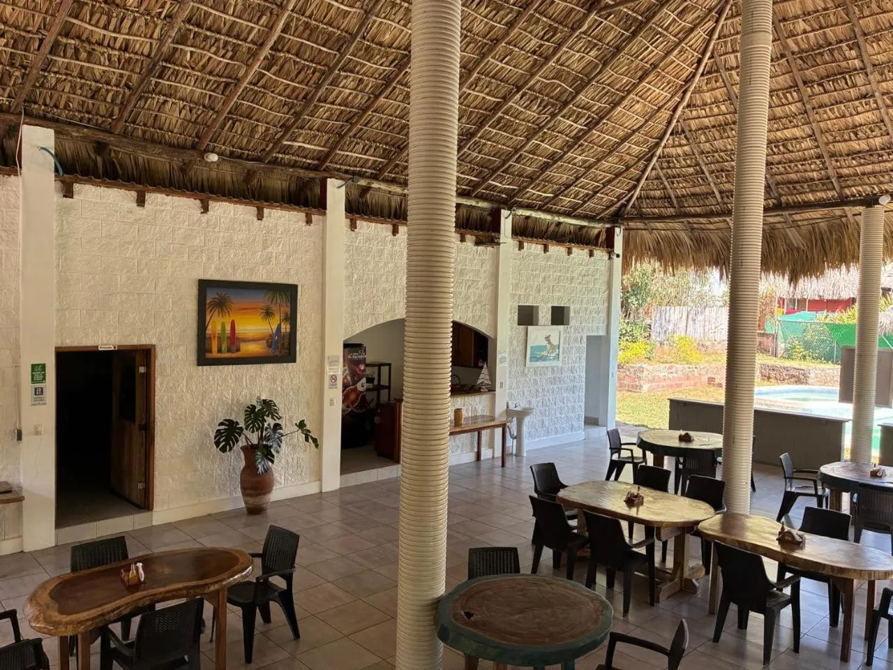 Restaurant/places to eat in RodMar Hotel