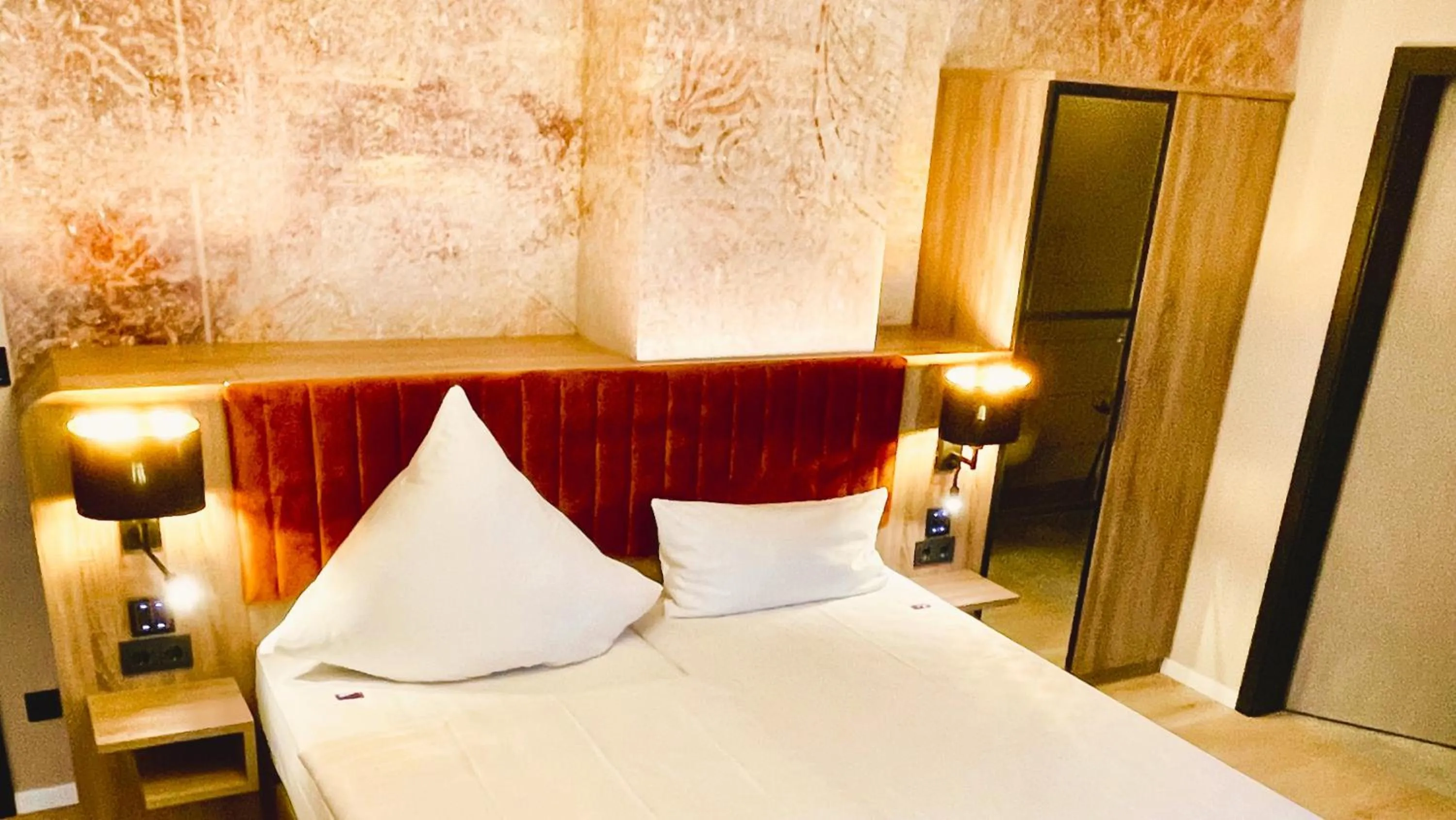 Photo of the whole room, Bed in Akzent Hotel Tietmeyer & Cross Side