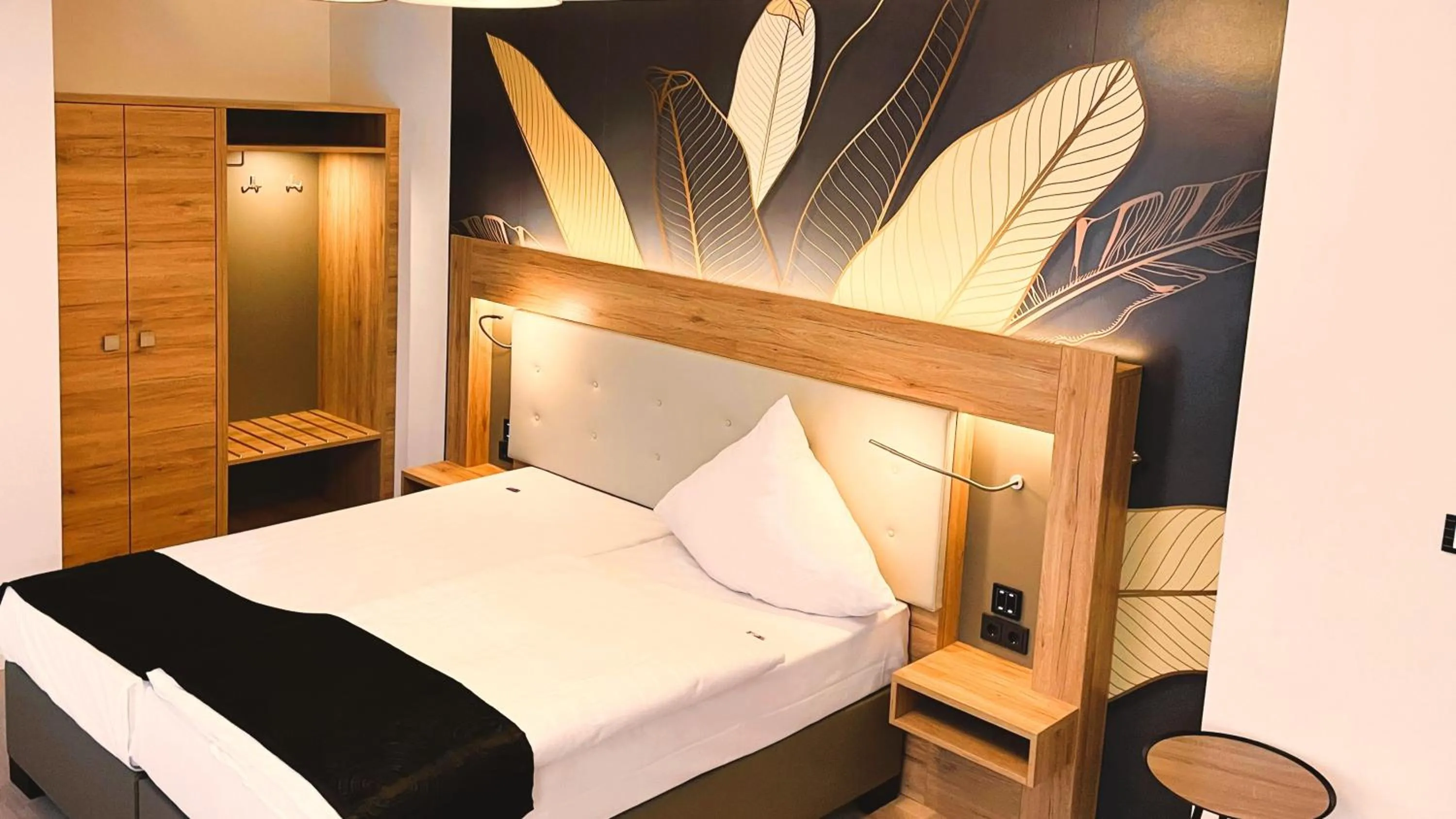 Photo of the whole room, Bed in Akzent Hotel Tietmeyer & Cross Side