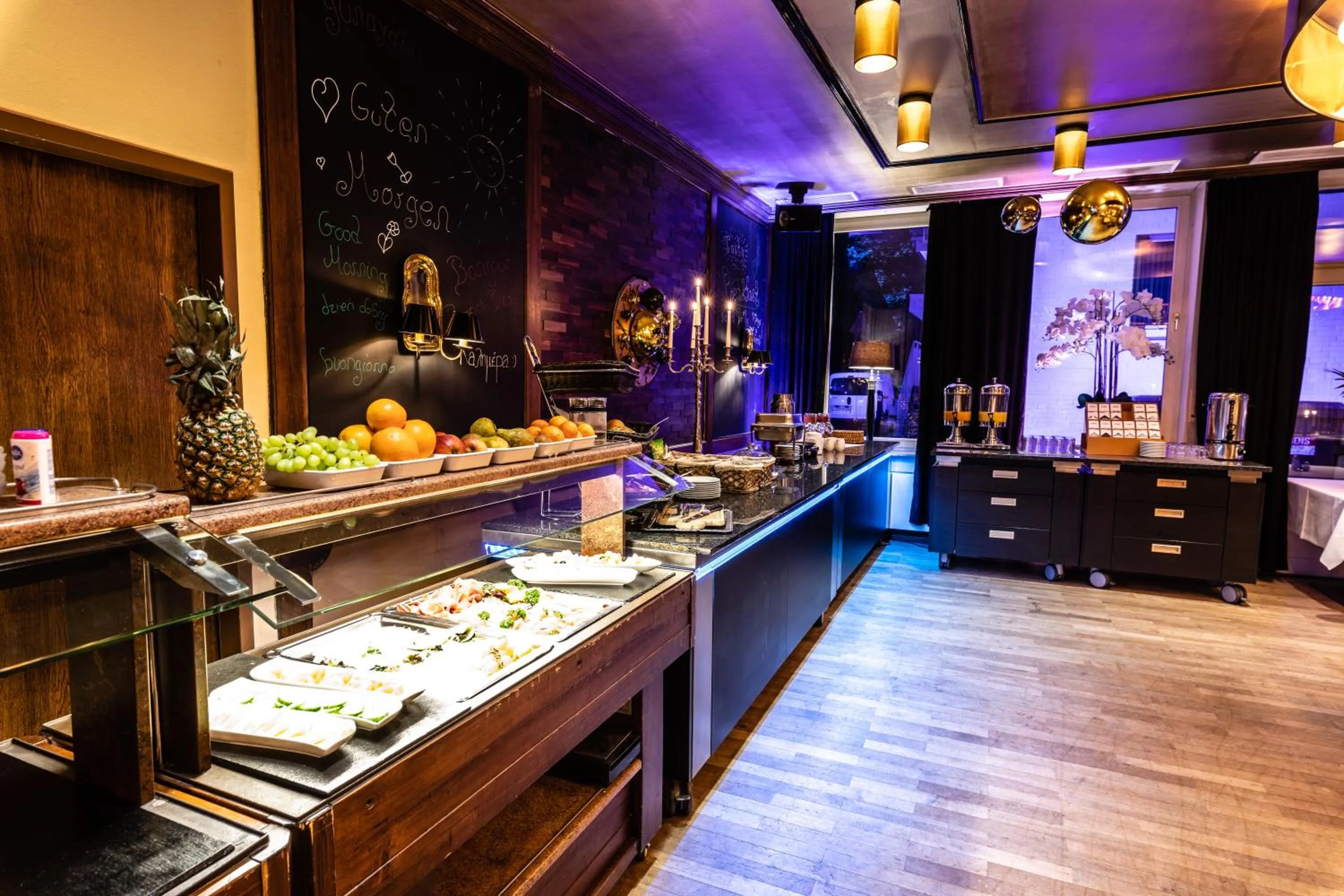 Breakfast in Akzent Hotel Tietmeyer & Cross Side